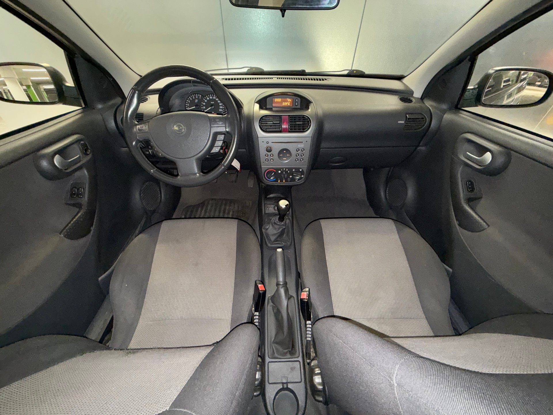 OPEL Corsa 1.2 16V Cosmo-image-9