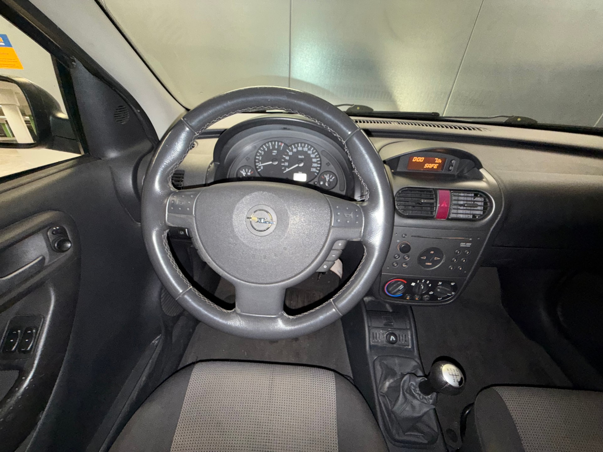 OPEL Corsa 1.2 16V Cosmo-image-10