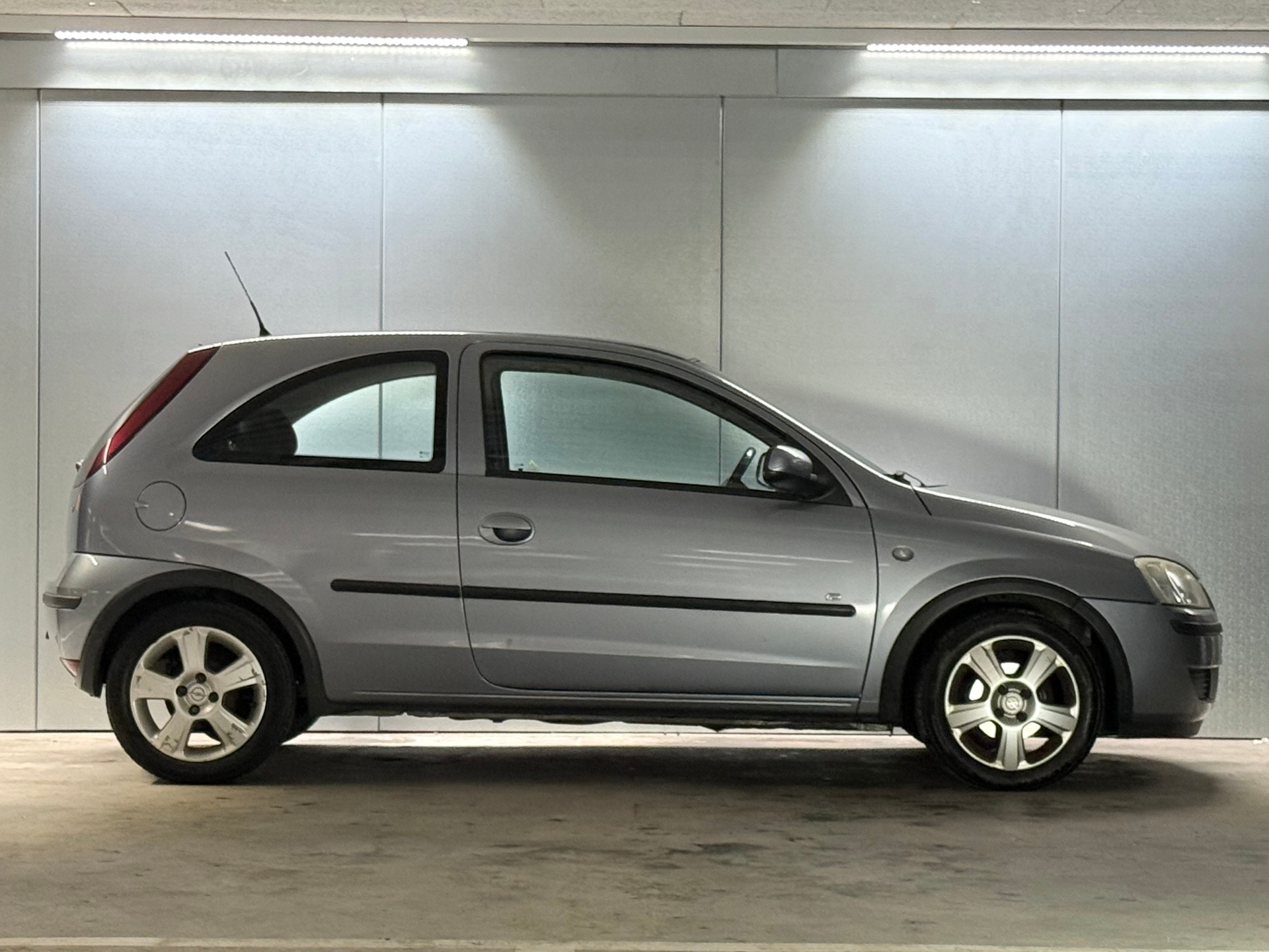 OPEL Corsa 1.2 16V Cosmo-image-3