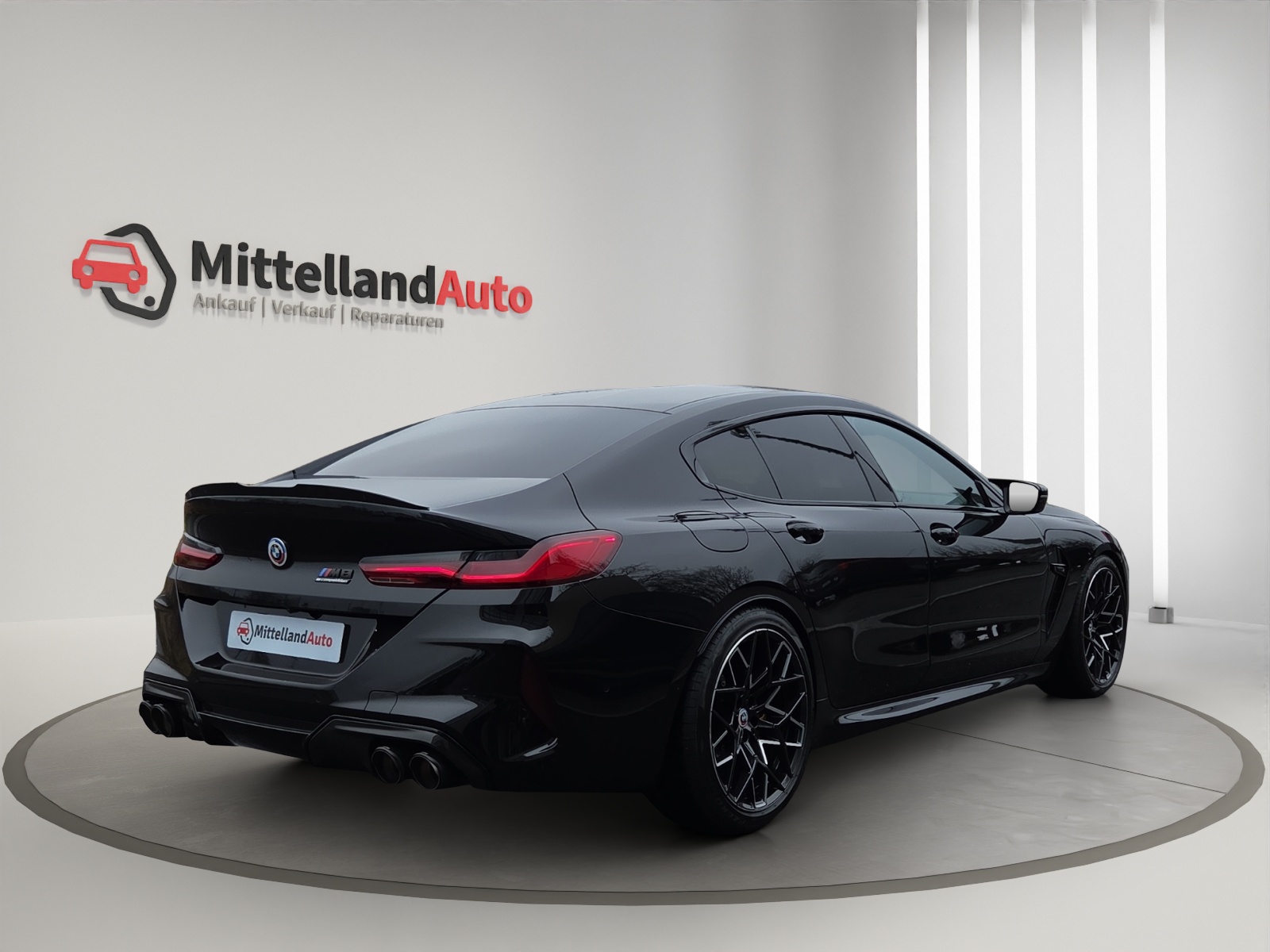 BMW M8 xDrive M Competition Steptronic-image-13