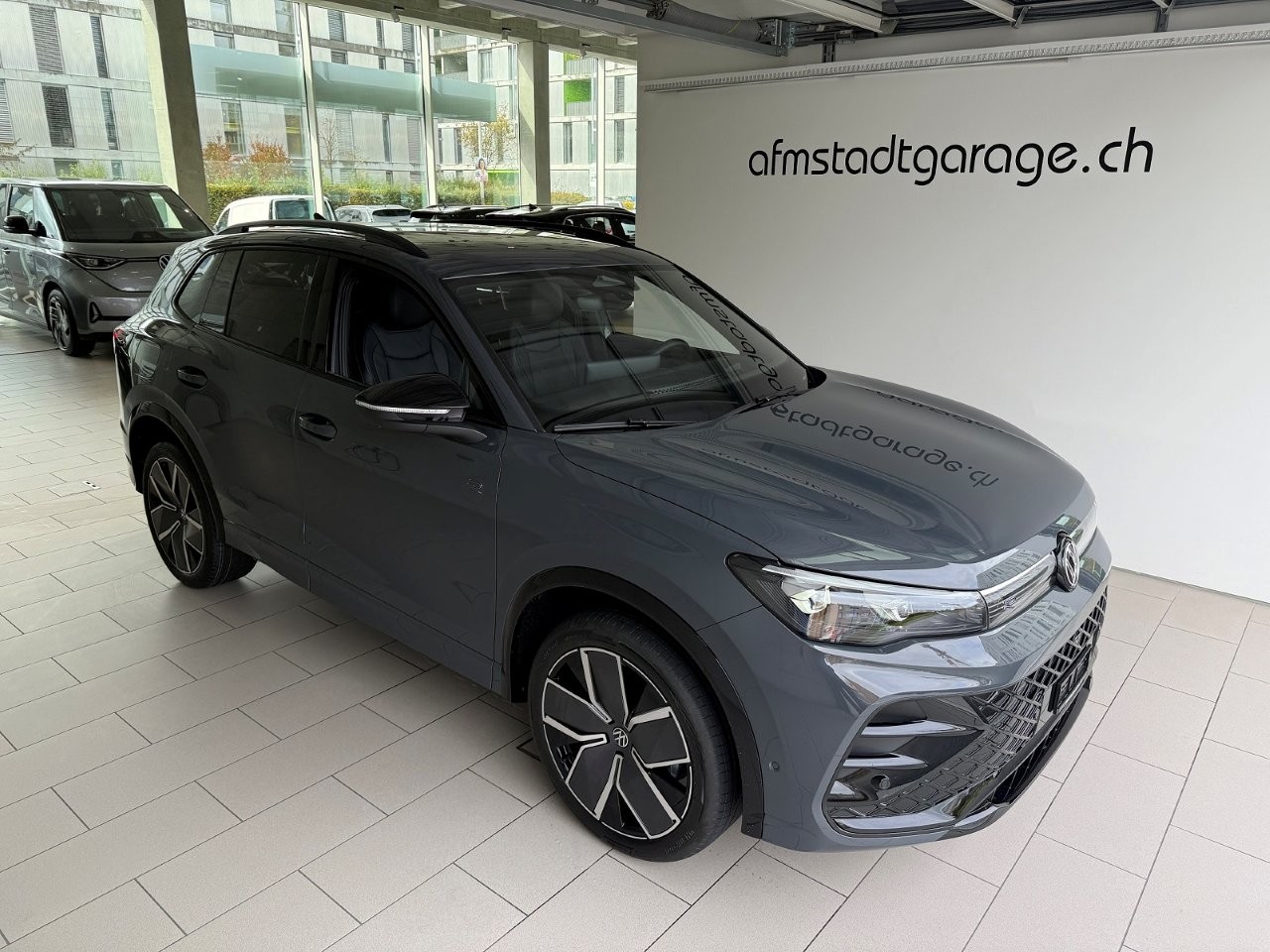 VW Tiguan 2.0 TSI DSG R-Line United 4Motion-image-0