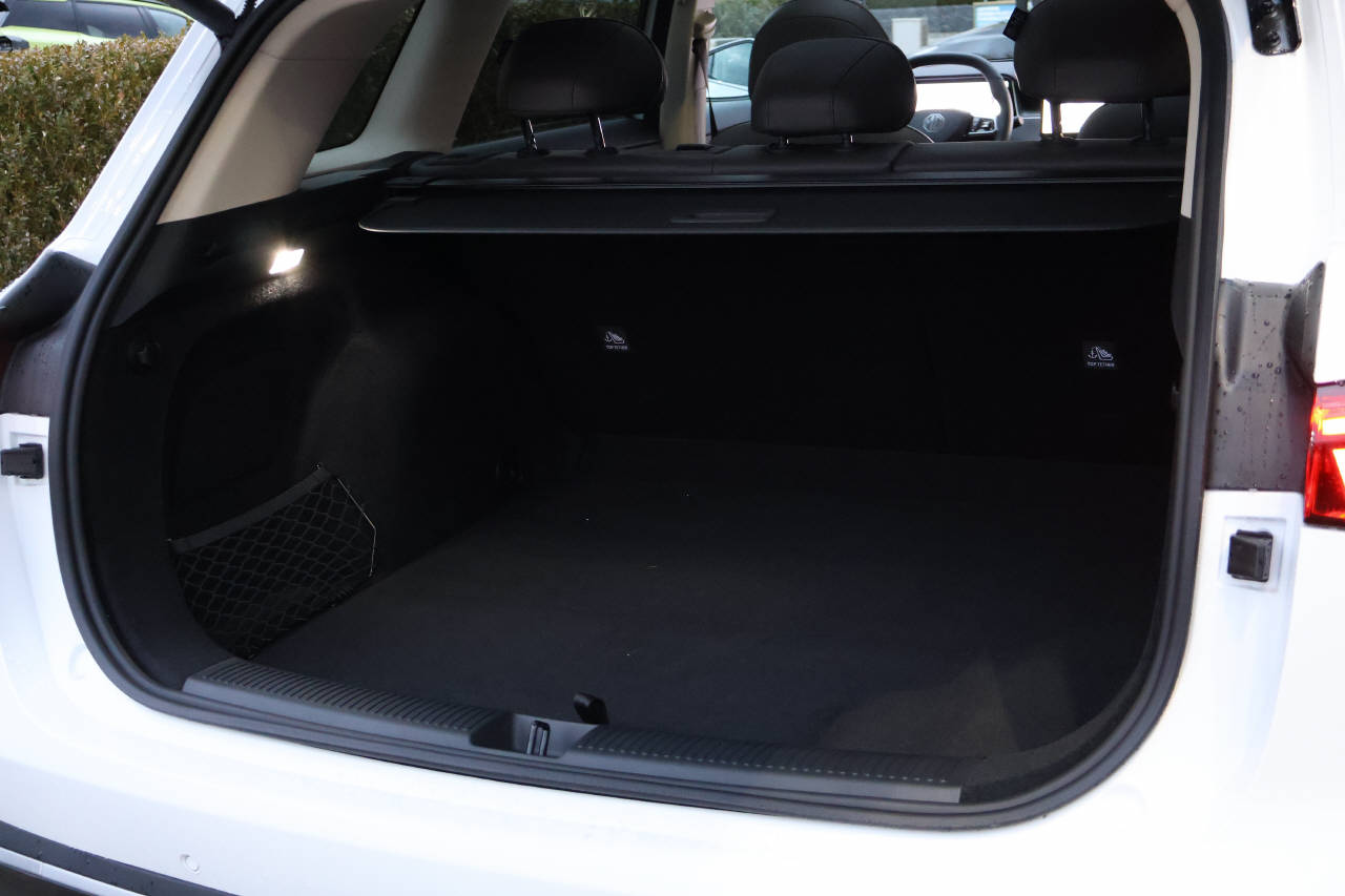 MG S6 EV 77 kWh Luxury 4WD-image-14