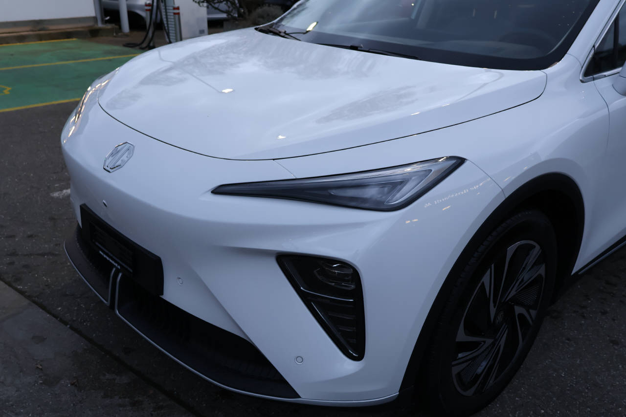 MG S6 EV 77 kWh Luxury 4WD-image-8