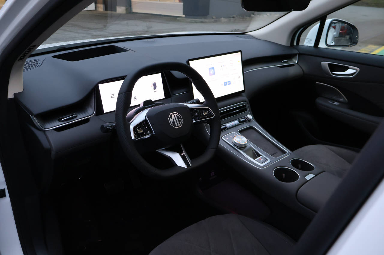 MG S6 EV 77 kWh Luxury 4WD-image-9