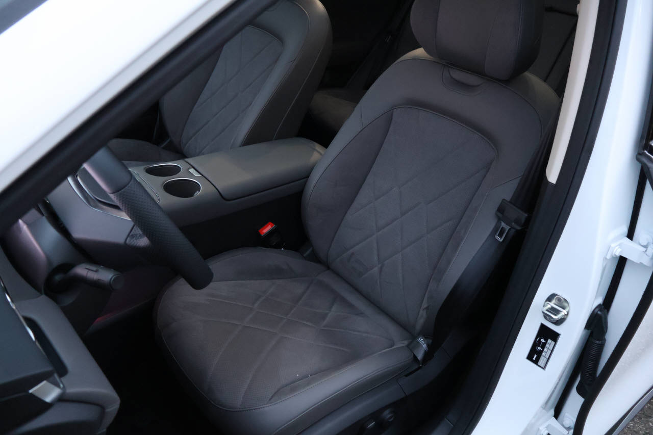 MG S6 EV 77 kWh Luxury 4WD-image-10