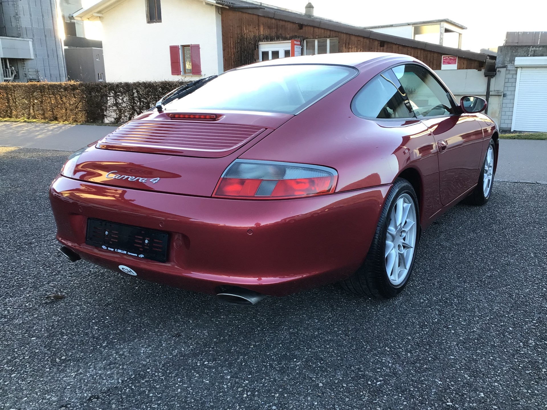 PORSCHE 911 Carrera4-image-3