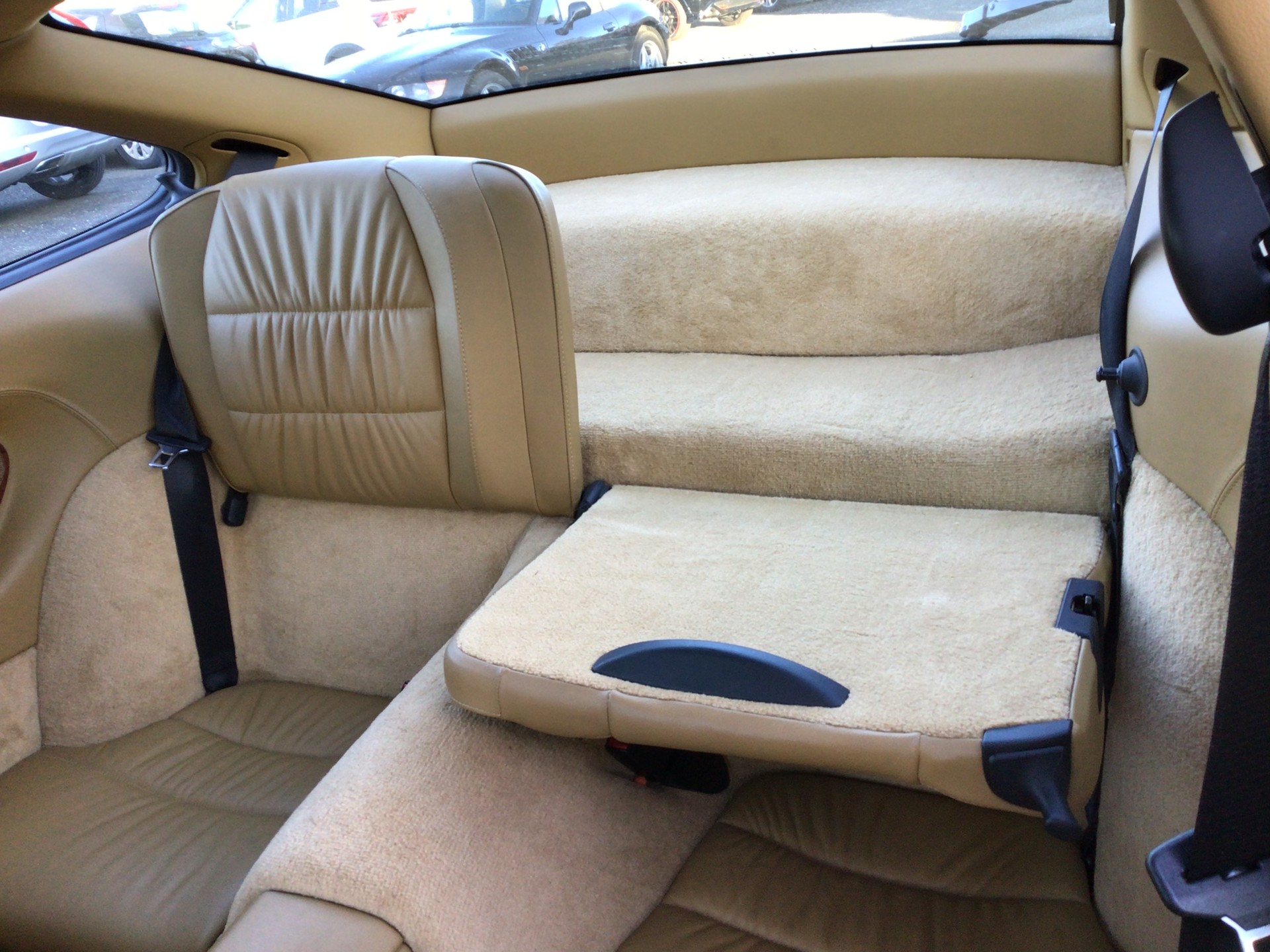 PORSCHE 911 Carrera4-image-8