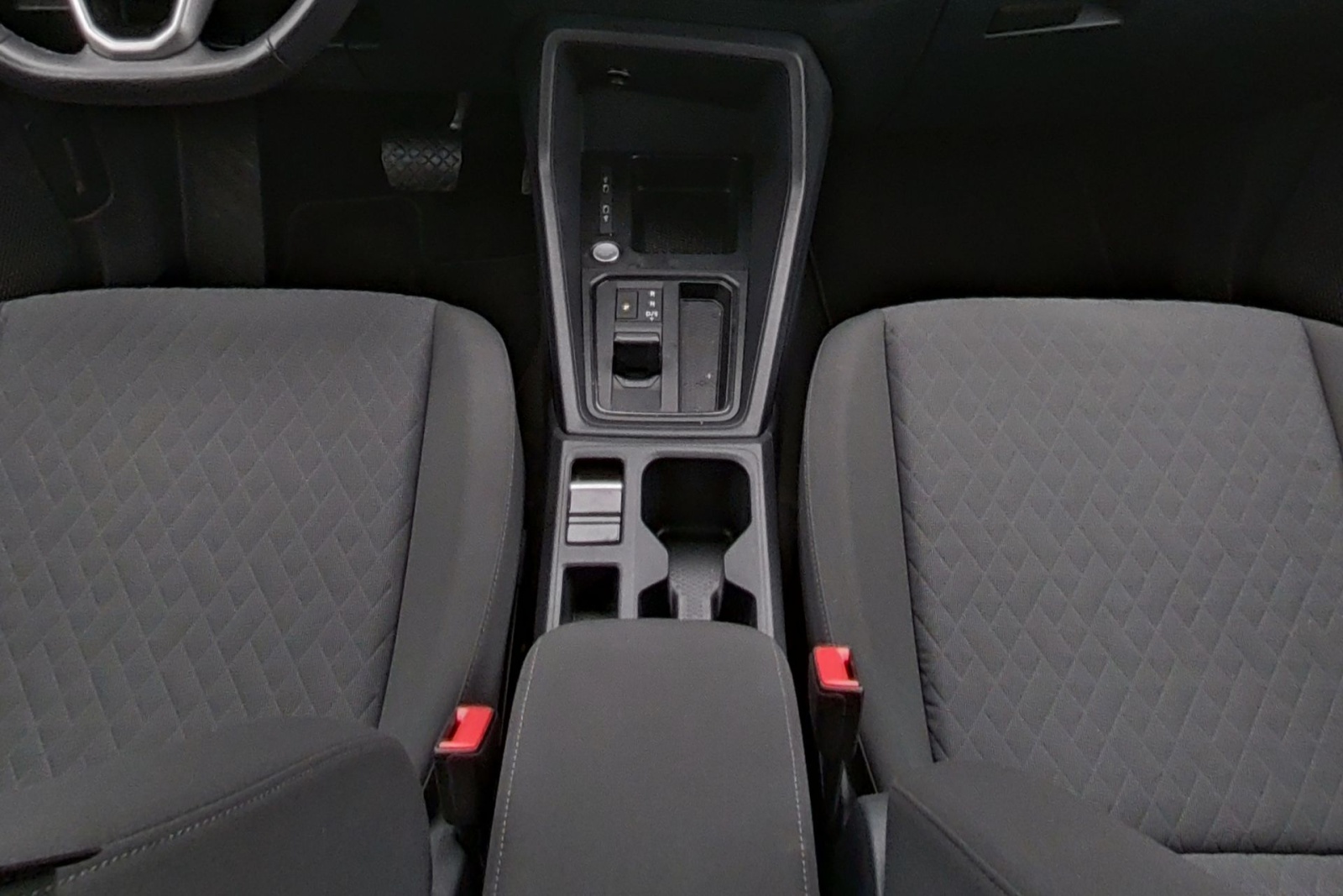VW Caddy Cargo 1.5 TSI Plug in Hybrid DSG Maxi Entry-image-8
