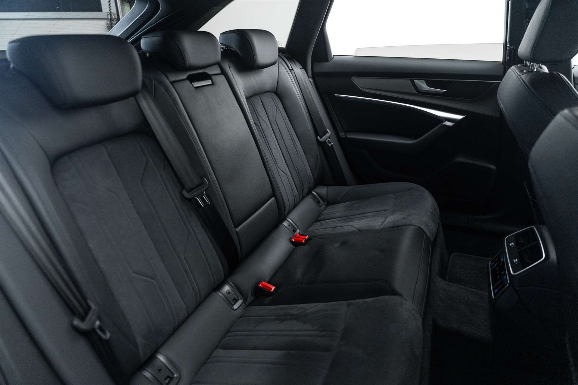 AUDI A6 Avant 45 TFSI S-Line! S-tronic quattro-image-13