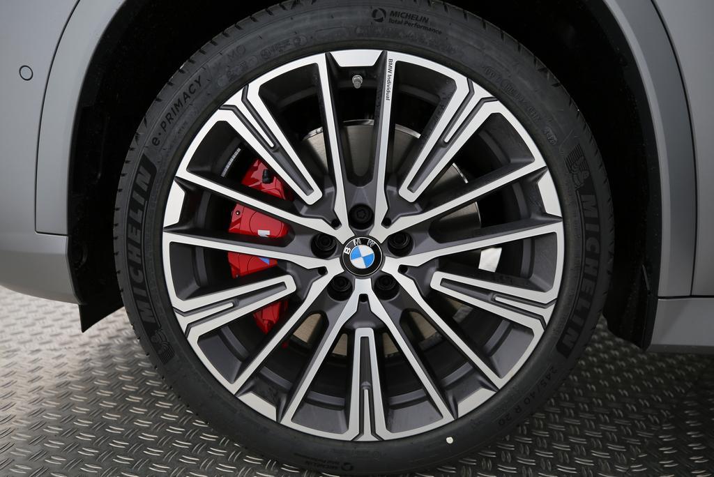 BMW X1 23i xDrive-image-12