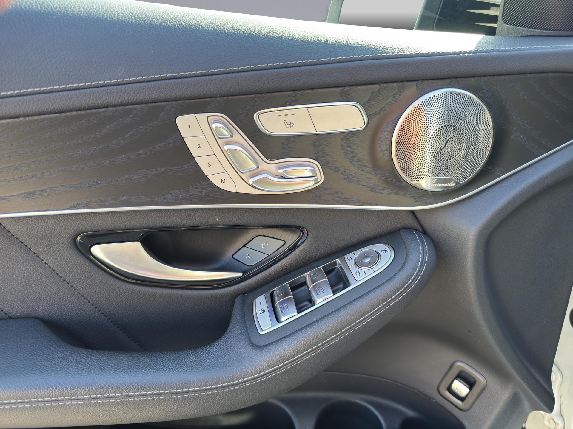 MERCEDES-BENZ GLC 300 d AMG Line 4m-image-10