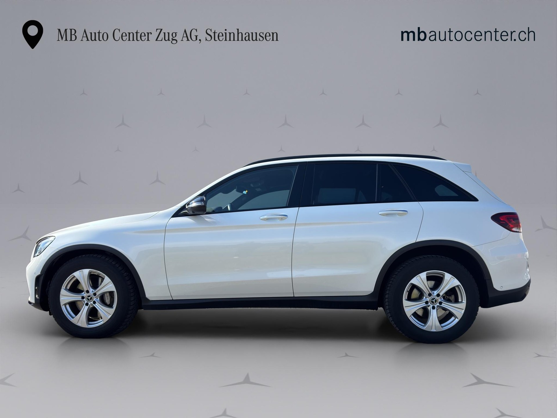 MERCEDES-BENZ GLC 300 d AMG Line 4m-image-1