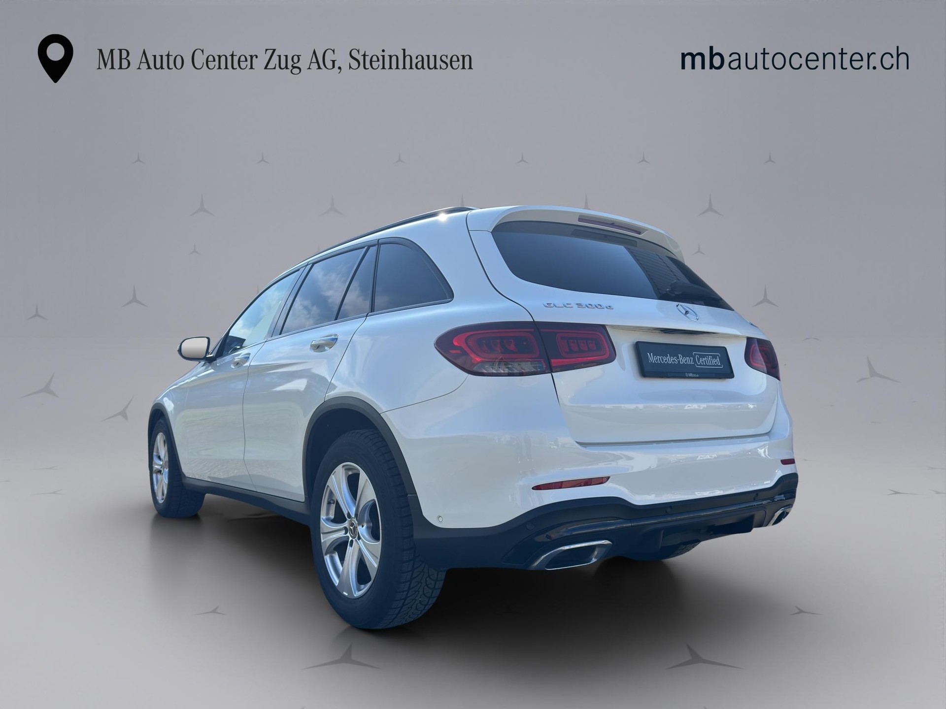 MERCEDES-BENZ GLC 300 d AMG Line 4m-image-3