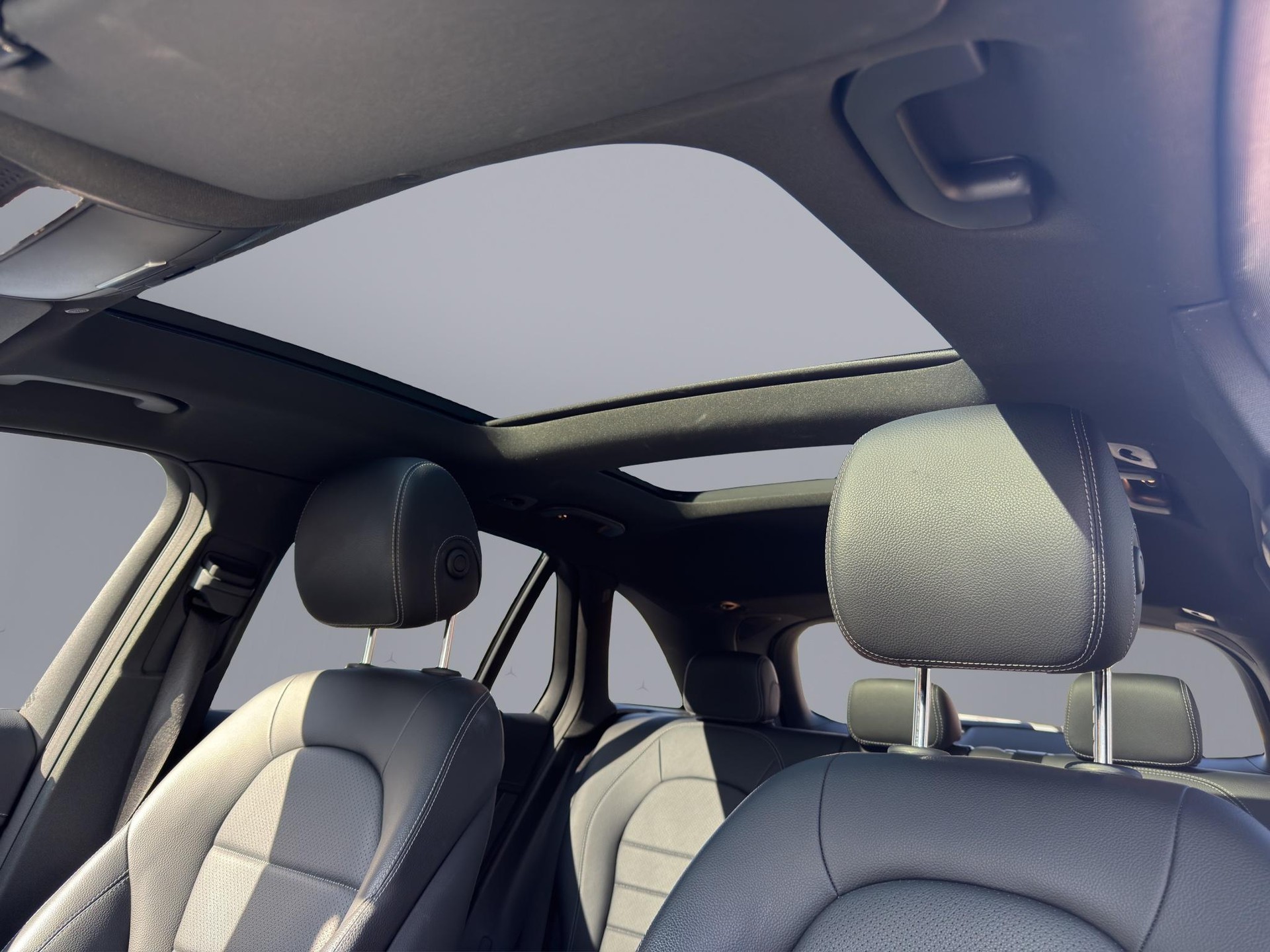 MERCEDES-BENZ GLC 300 d AMG Line 4m-image-19