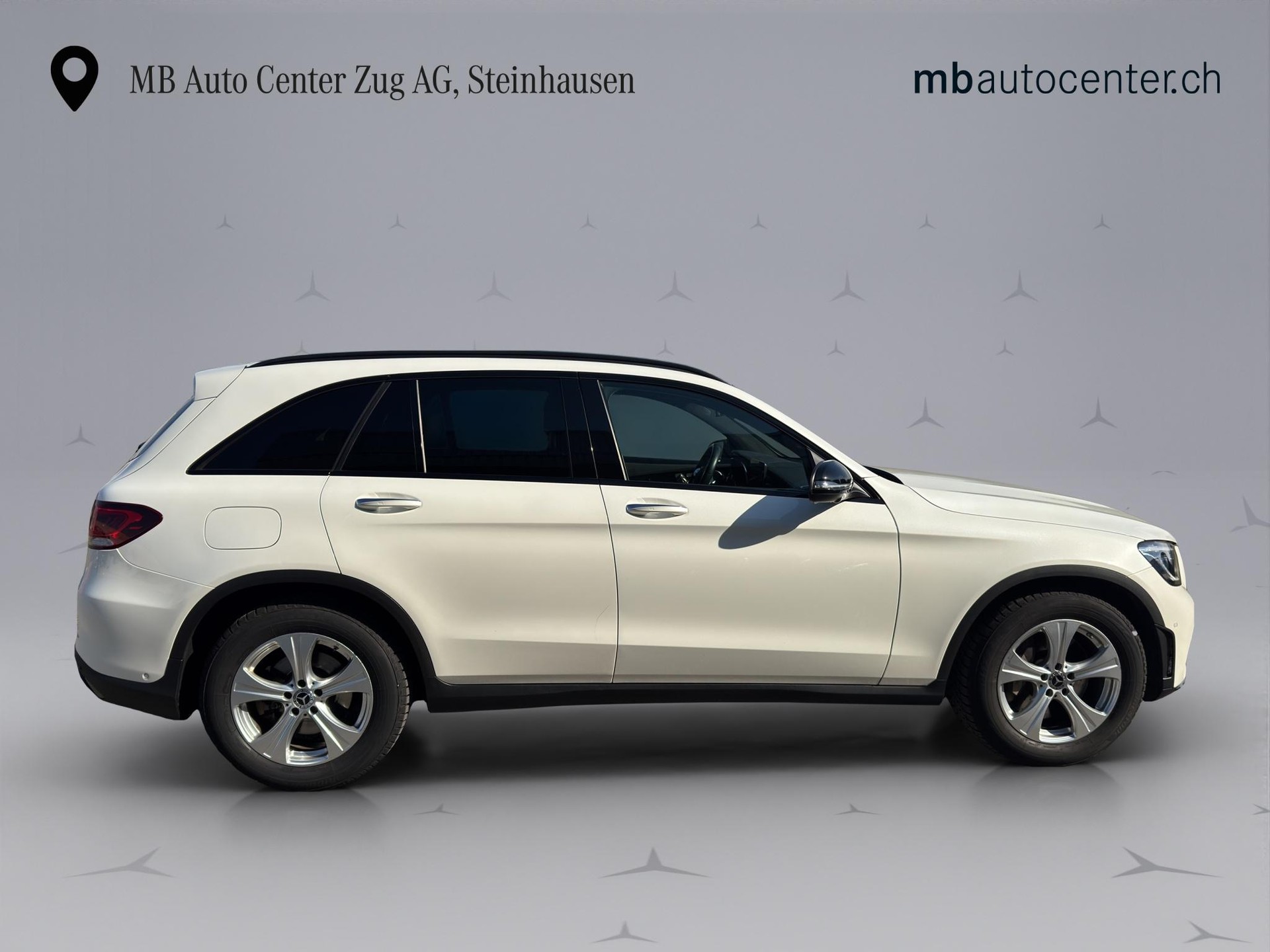 MERCEDES-BENZ GLC 300 d AMG Line 4m-image-6