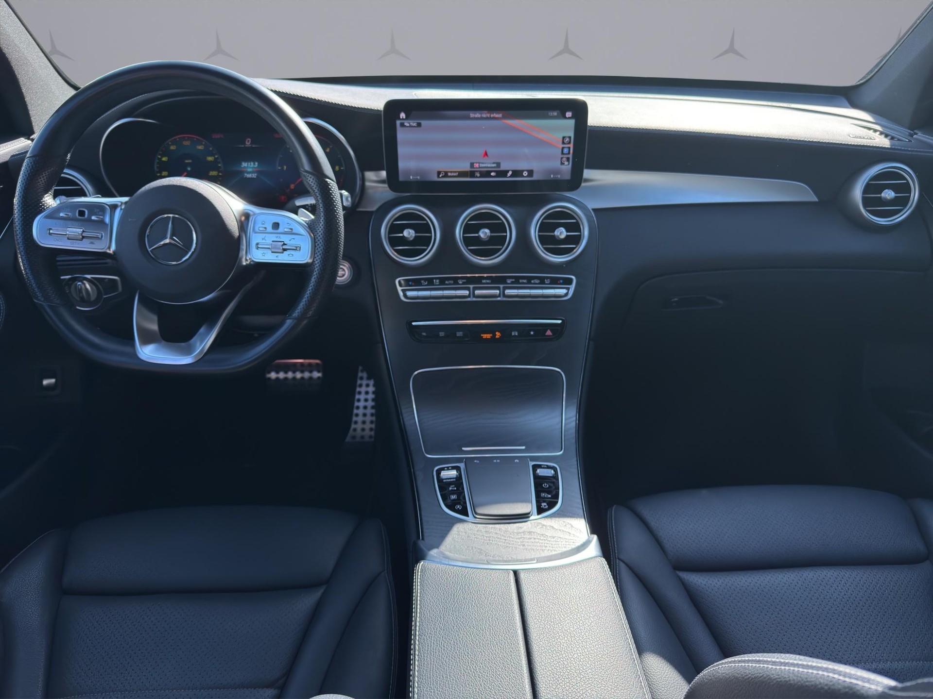 MERCEDES-BENZ GLC 300 d AMG Line 4m-image-13