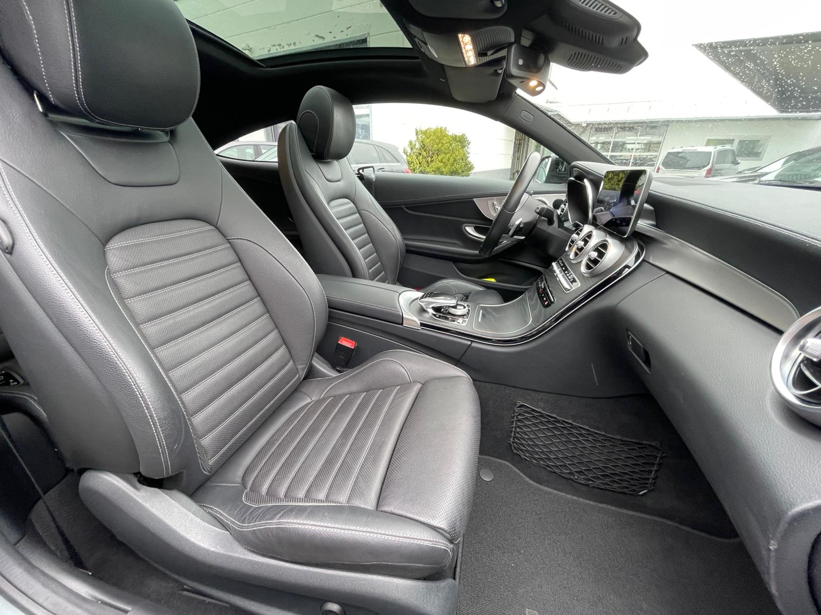 MERCEDES-BENZ C 200 Coupé 4Matic AMG Line 9G-Tronic-image-11