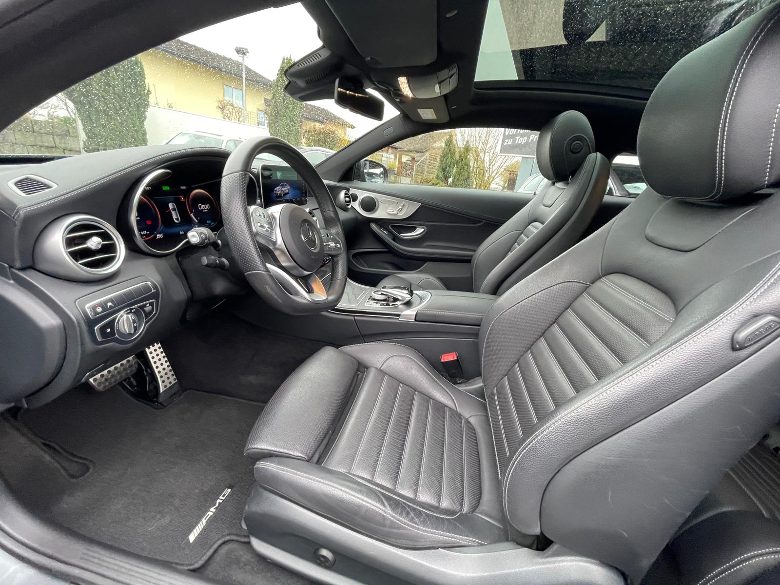 MERCEDES-BENZ C 200 Coupé 4Matic AMG Line 9G-Tronic-image-9