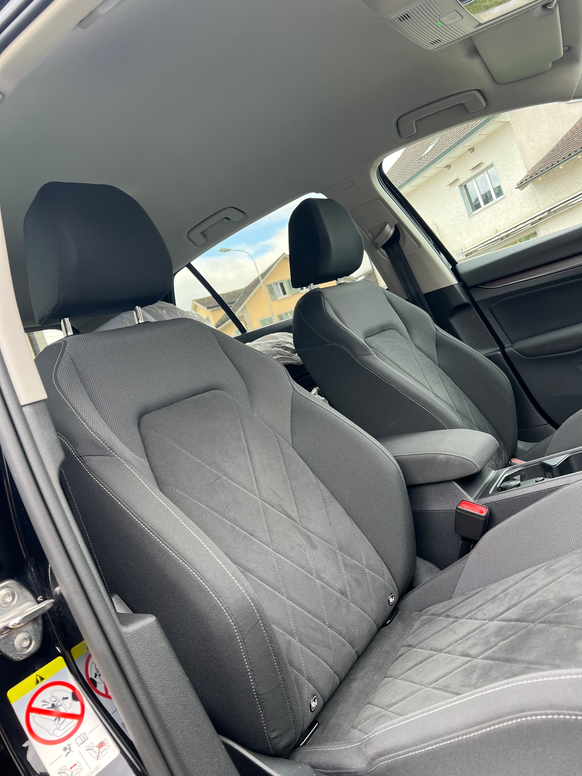 VW Golf 1.4 TSI PHEV Style-image-11
