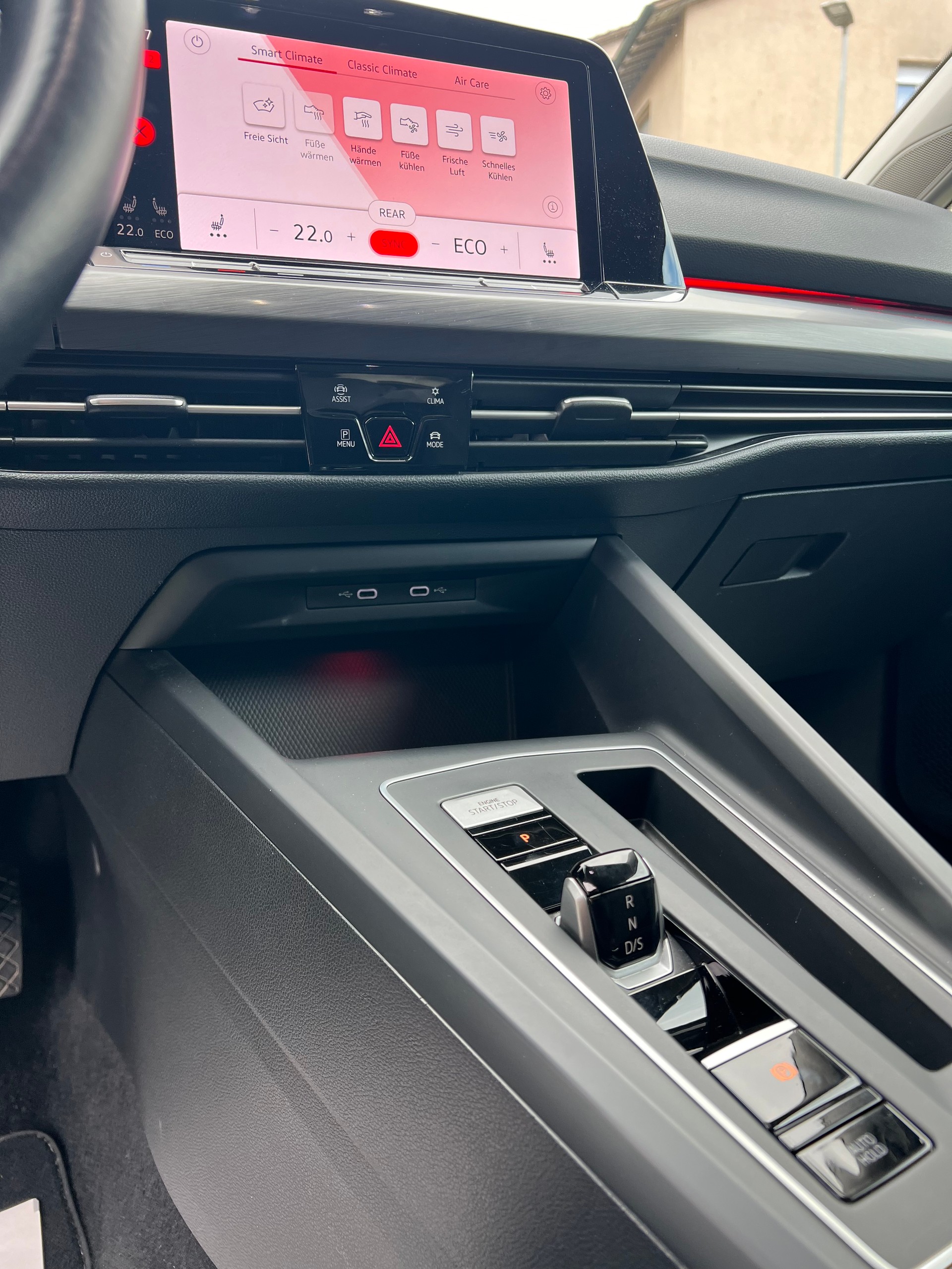VW Golf 1.4 TSI PHEV Style-image-10