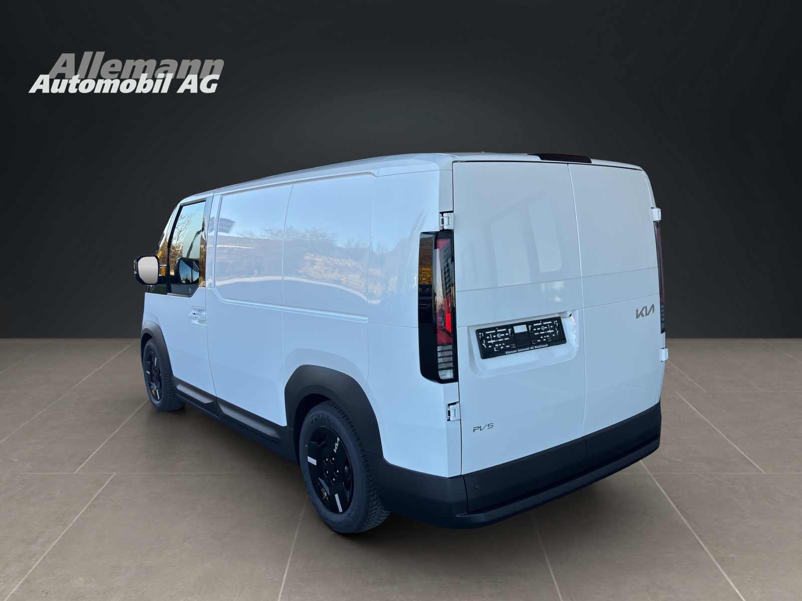 KIA PV5 Cargo 71.2 kWh Plus-image-3