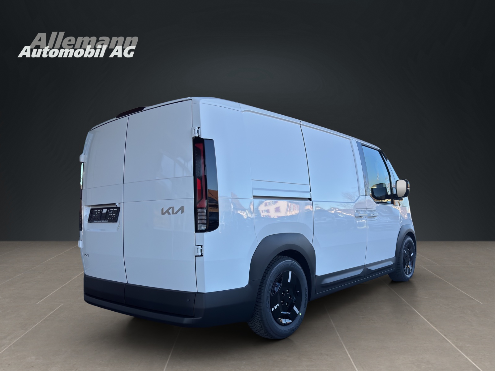 KIA PV5 Cargo 71.2 kWh Plus-image-4