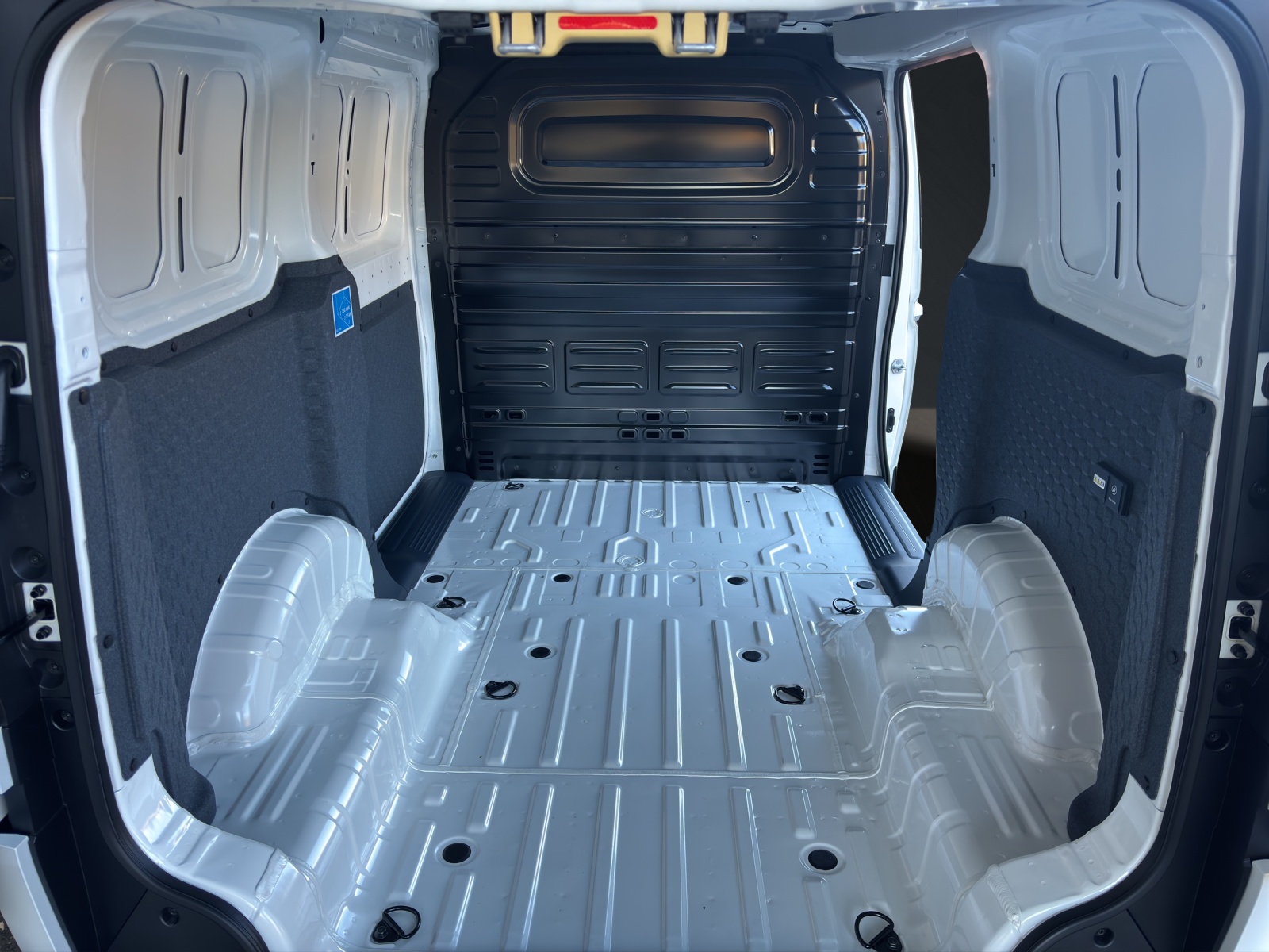 KIA PV5 Cargo 71.2 kWh Plus-image-11