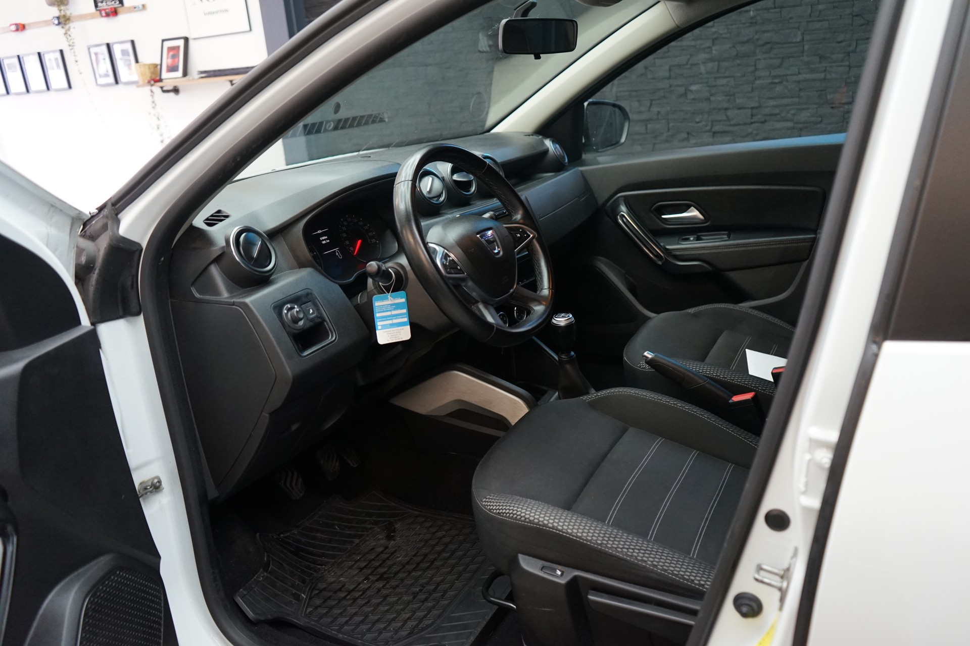 DACIA Duster dCi 115 Prestige 4x4-image-3