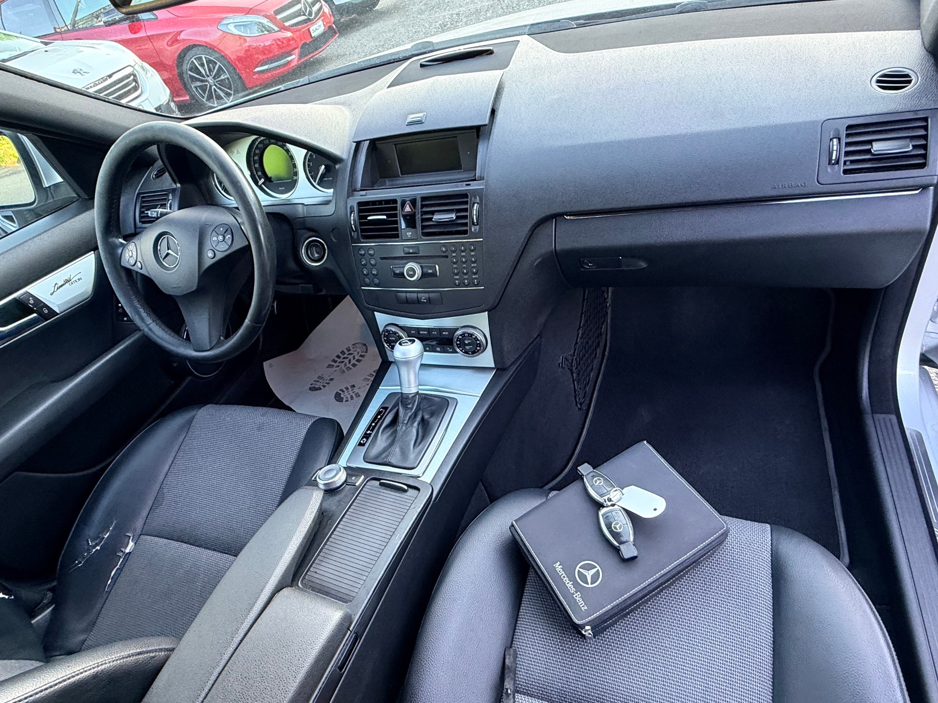 MERCEDES-BENZ C 300 (280) Elégance 4Matic 7G-Tronic-image-12