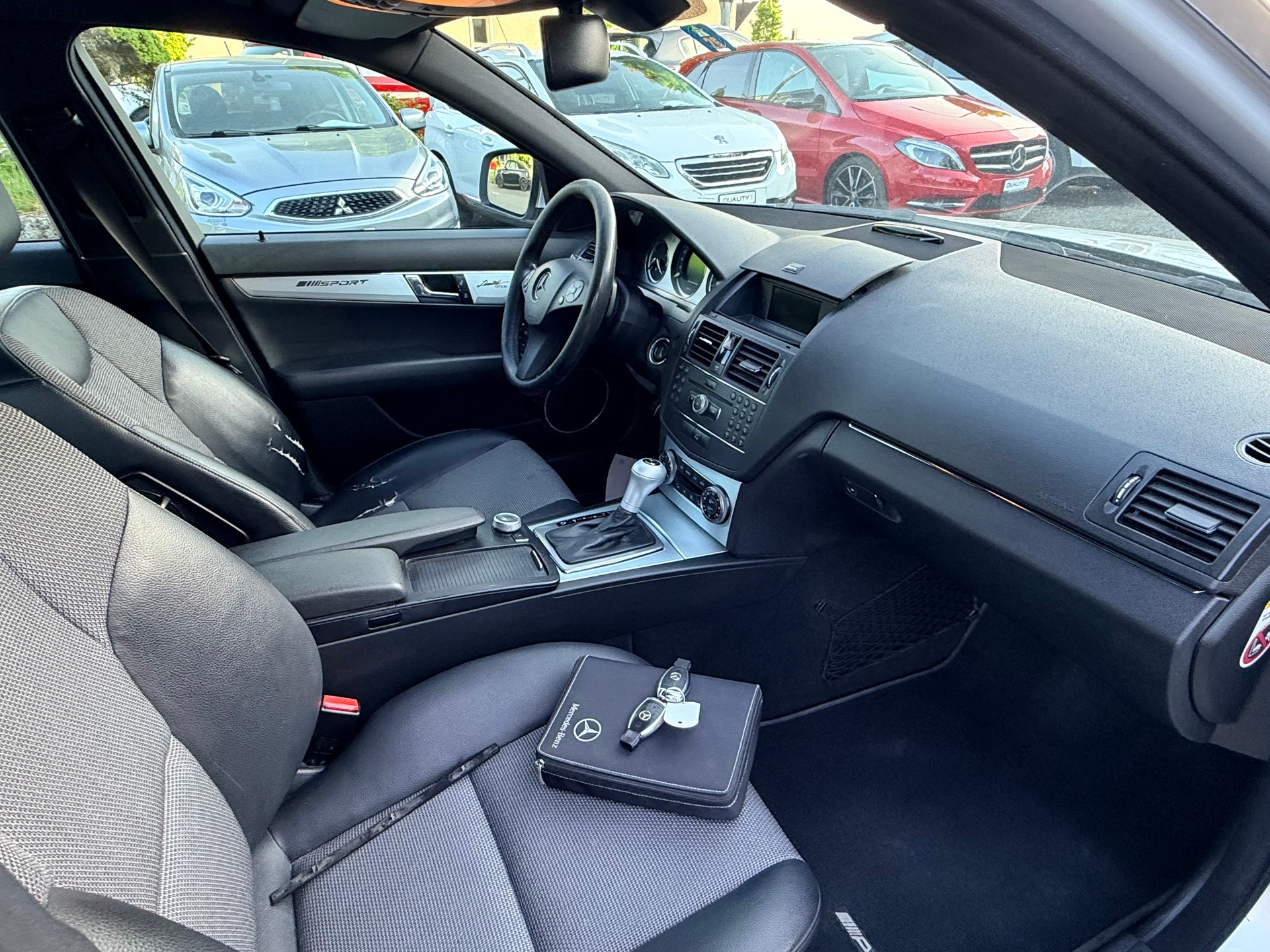 MERCEDES-BENZ C 300 (280) Elégance 4Matic 7G-Tronic-image-11