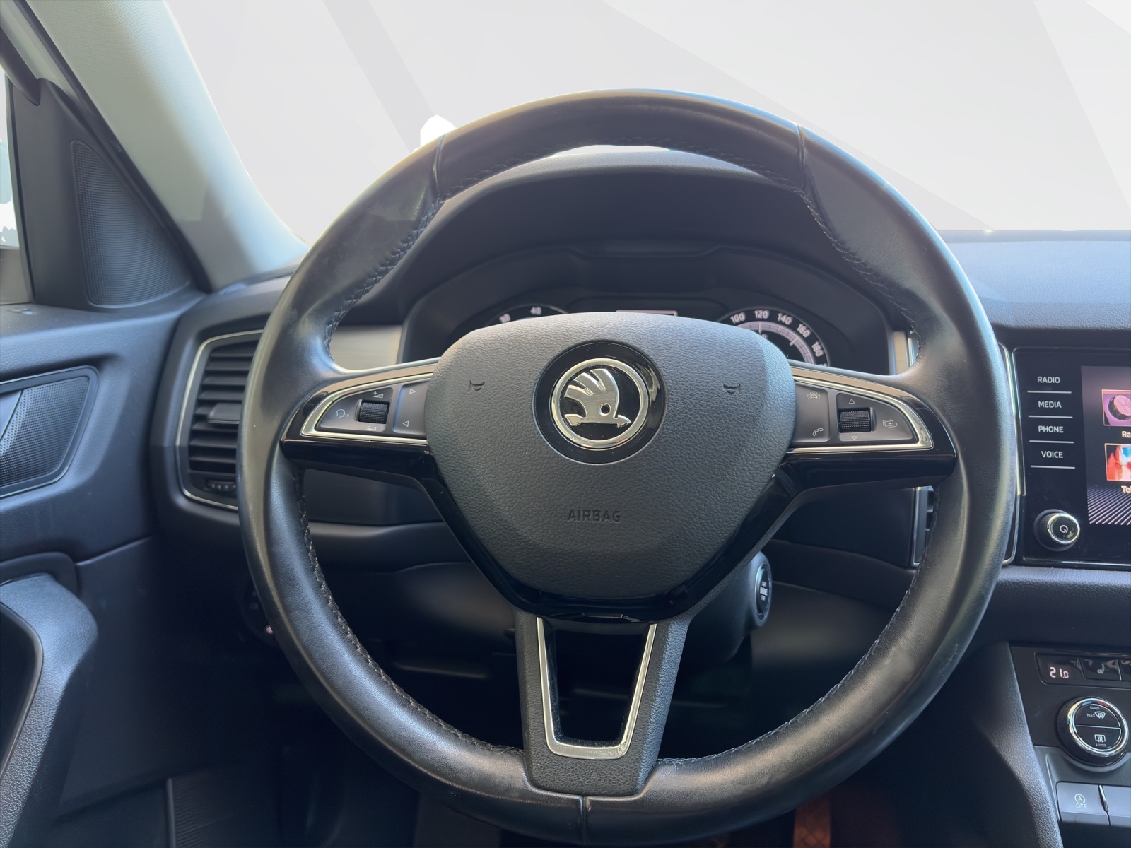 SKODA Kodiaq 2.0 TSI Ambition DSG-image-11