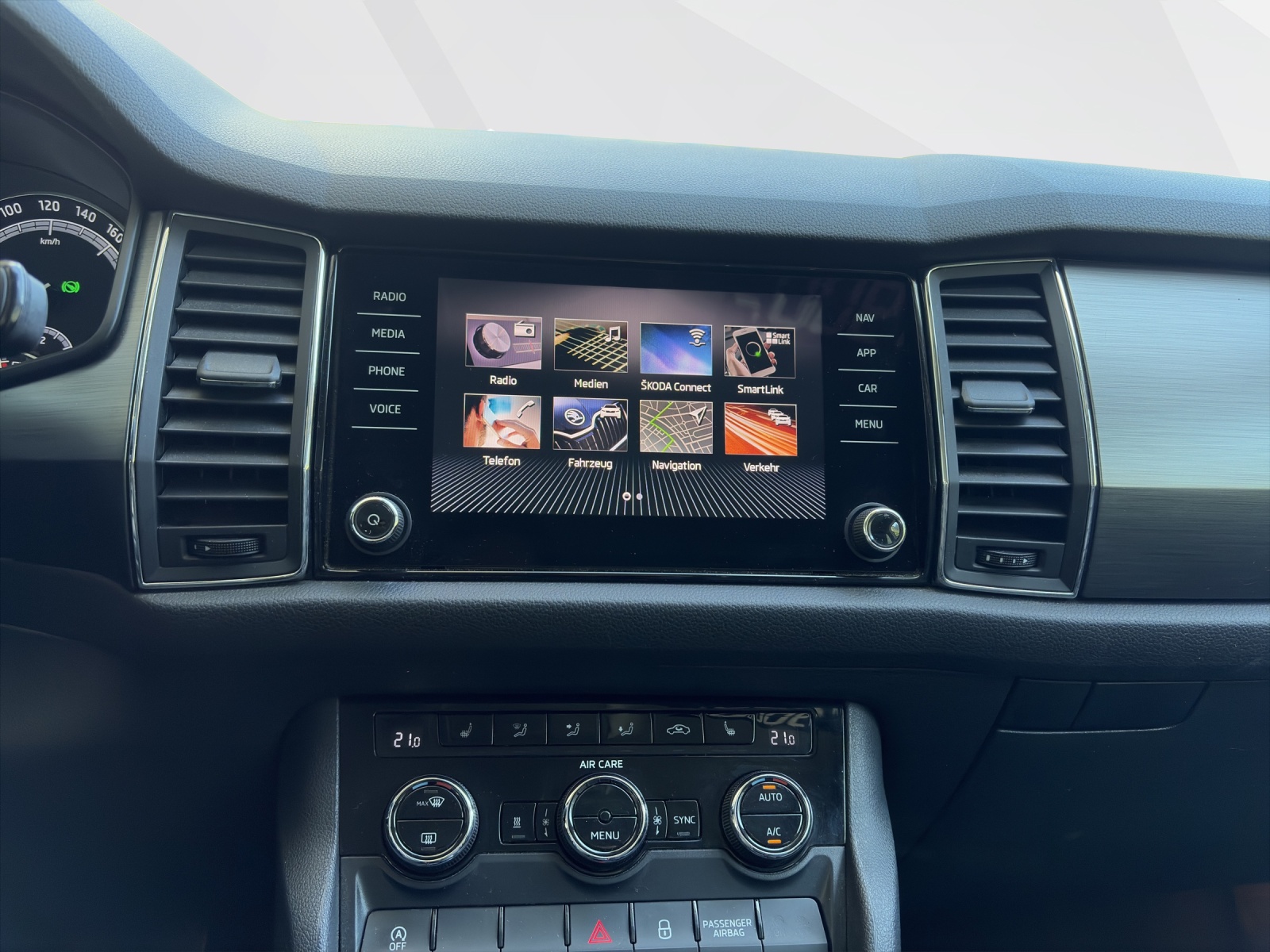SKODA Kodiaq 2.0 TSI Ambition DSG-image-13