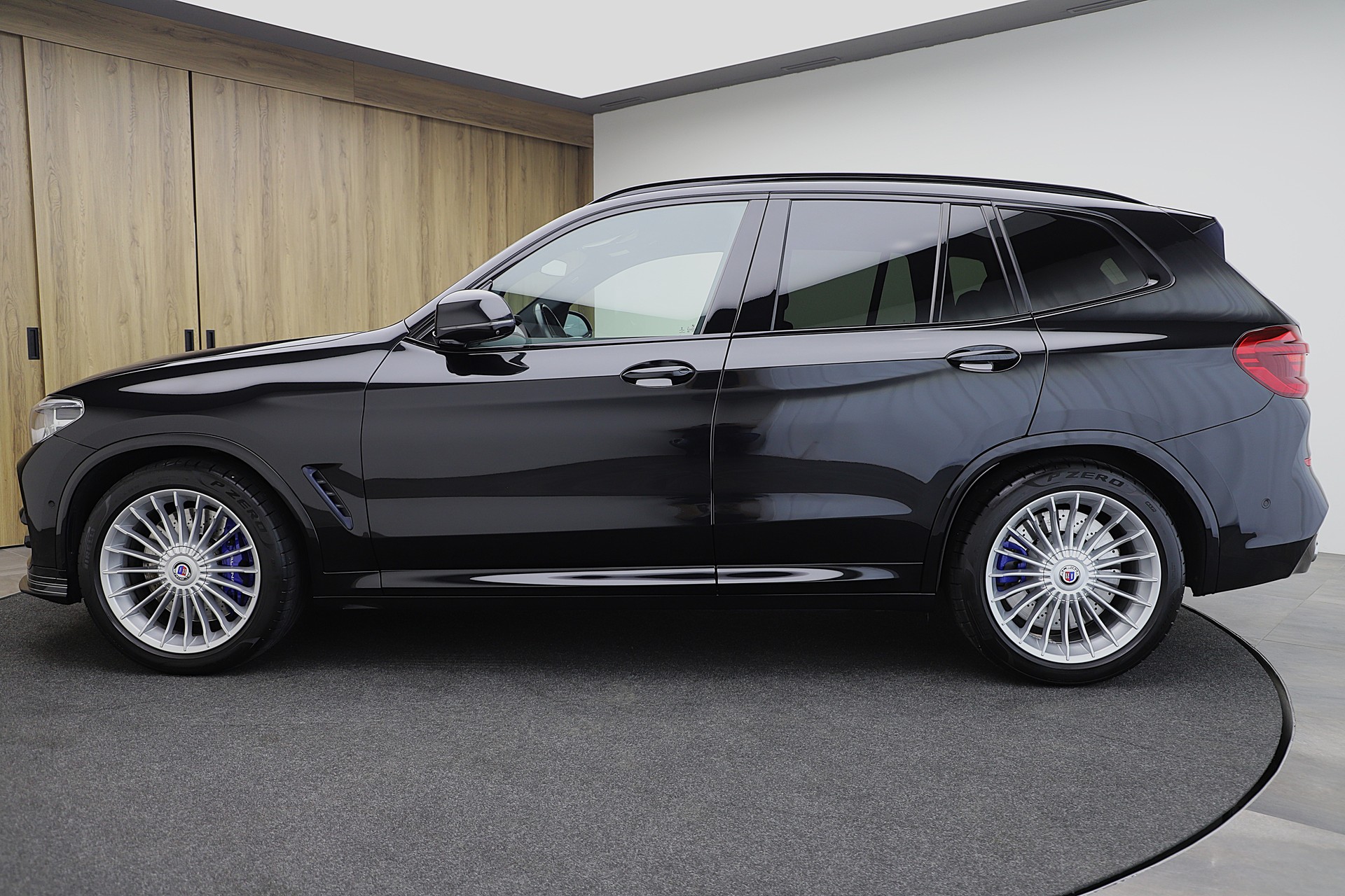 BMW-ALPINA XD3 Switch-Tronic ganz in schwarz-image-2