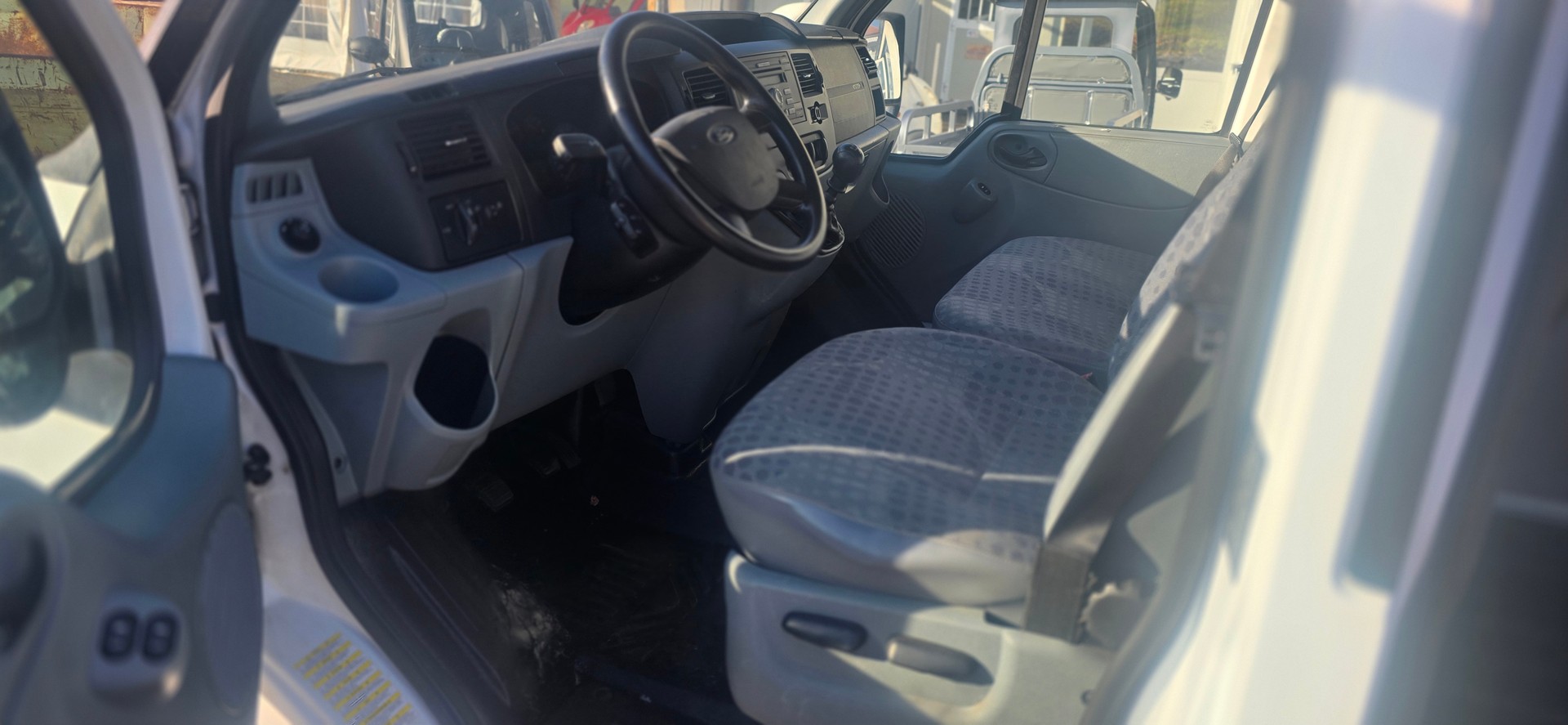 FORD Transit 2.4TDCi 350LTrend-image-4