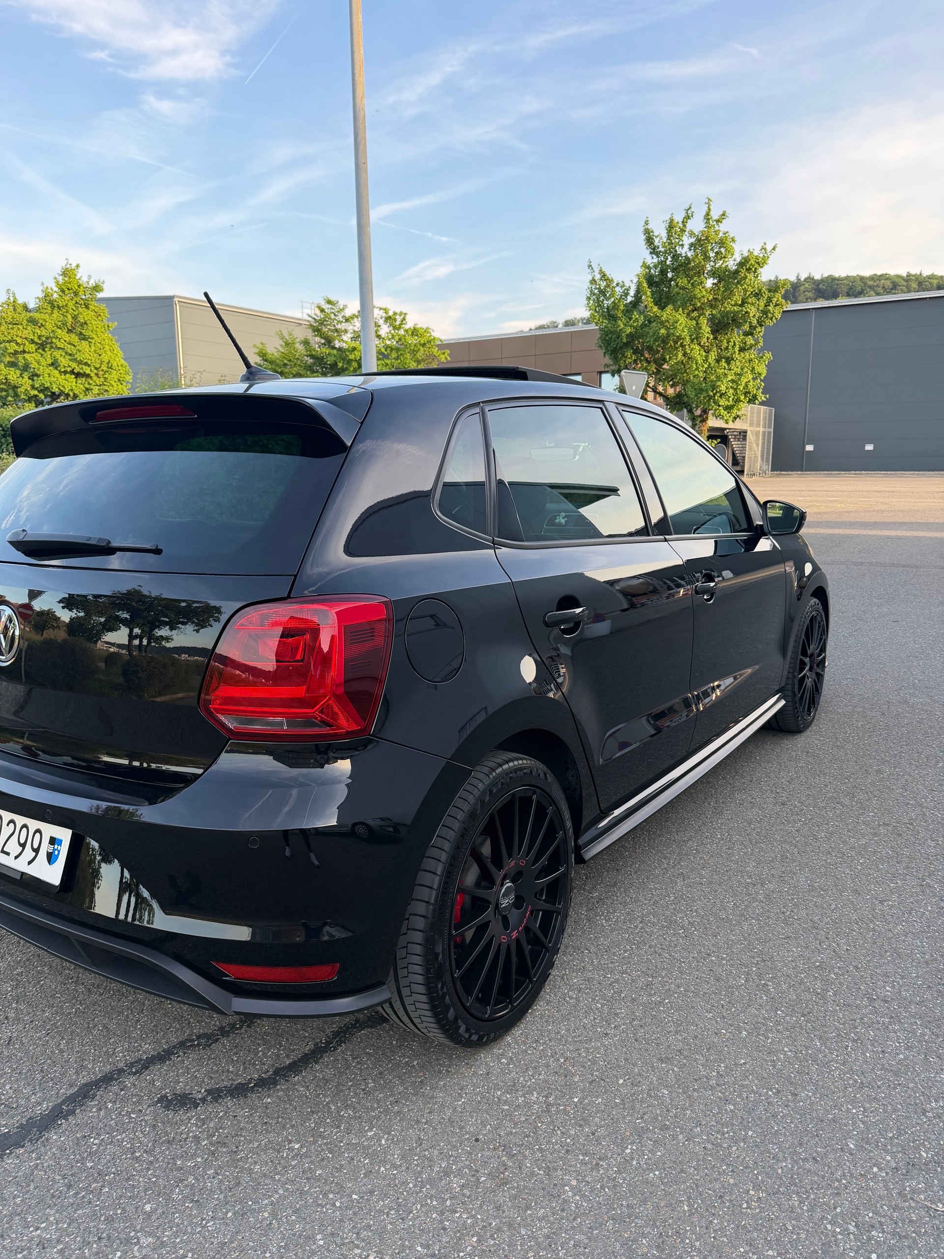 VW 1.8 TSI GTI DSG-image-1