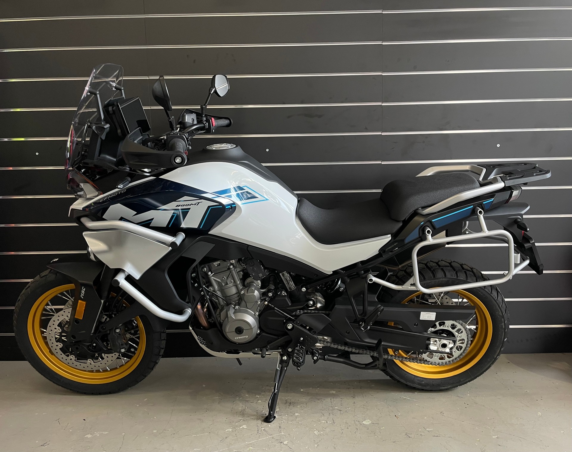 CF MOTO 800 MT Explore-showroom-element-1