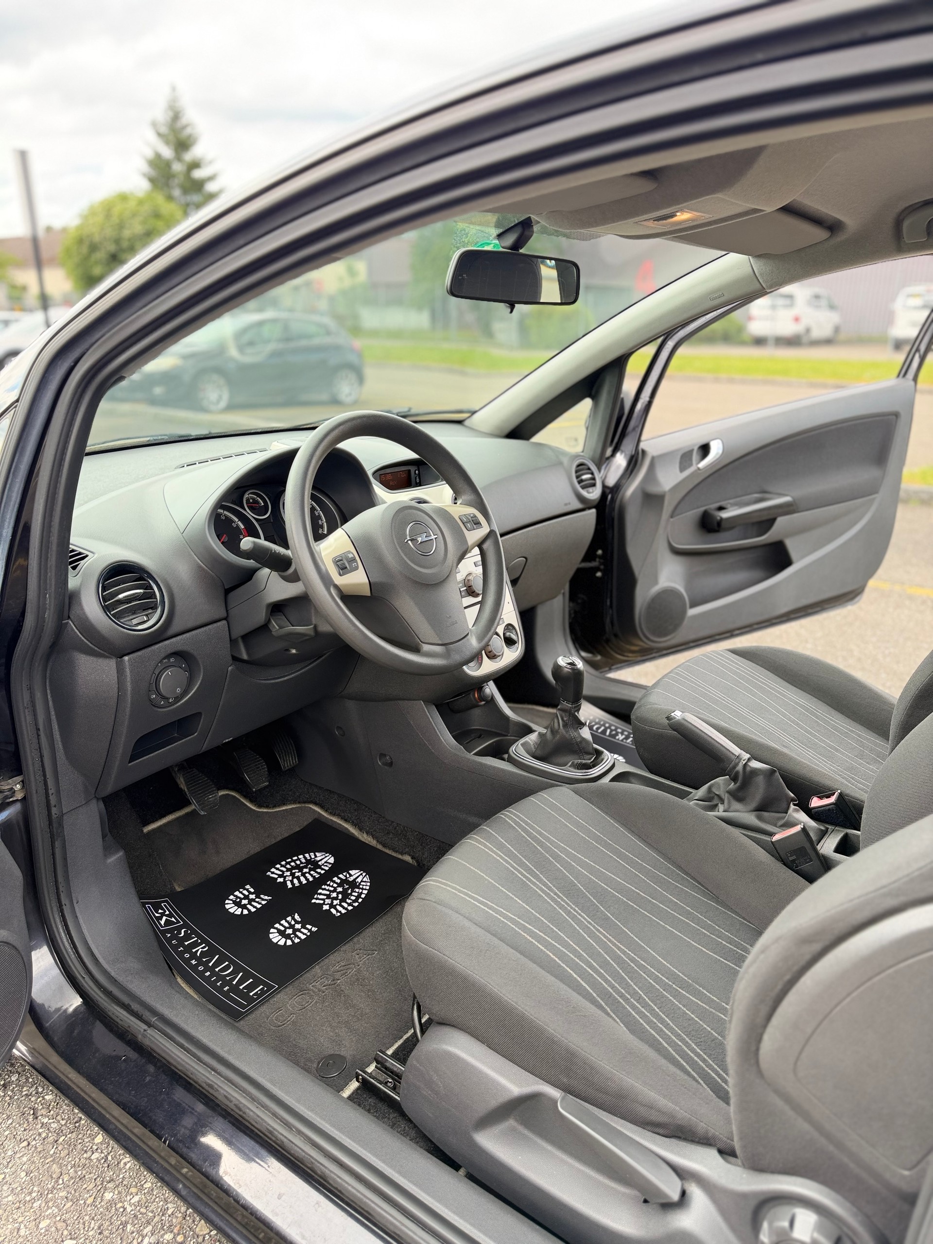 OPEL Corsa 1.2 TP Enjoy-image-11