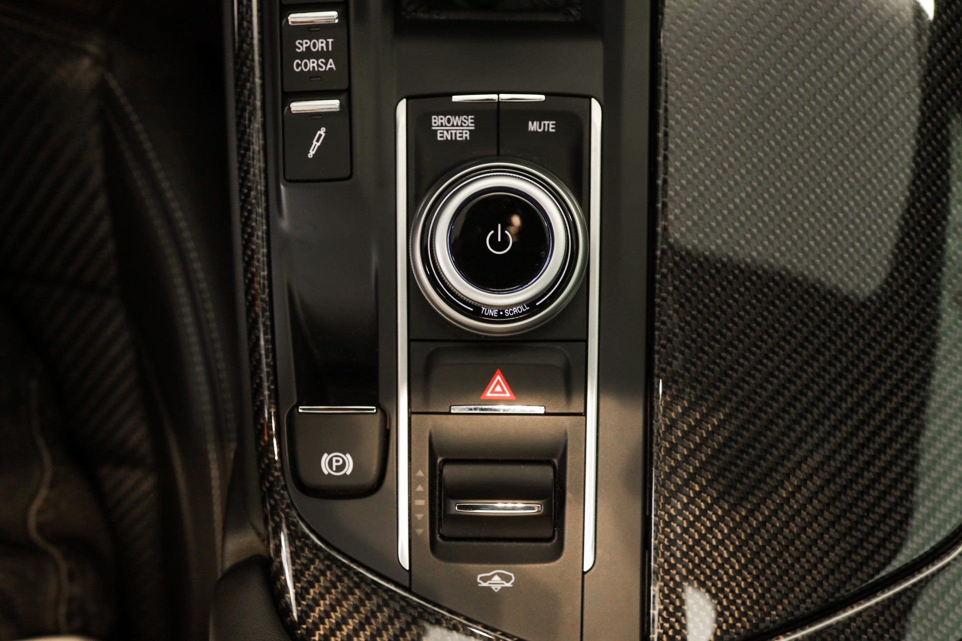 MASERATI Levante 3.8 V8 Trofeo Q4 Automatica-image-15