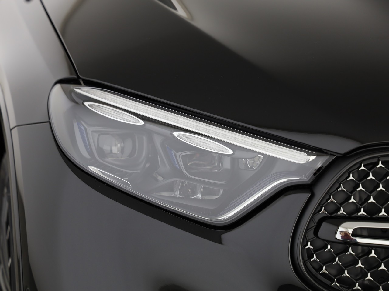 MERCEDES-BENZ GLC 300 4Matic 9G-Tronic-image-19