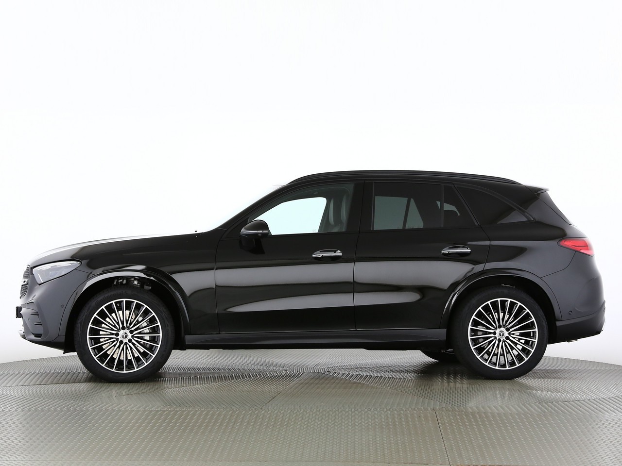 MERCEDES-BENZ GLC 300 4Matic 9G-Tronic-showroom-element-2
