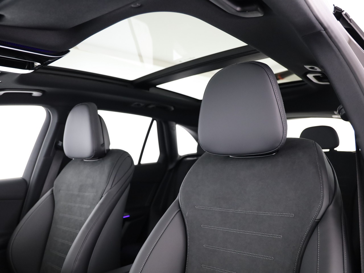 MERCEDES-BENZ GLC 300 4Matic 9G-Tronic-image-11