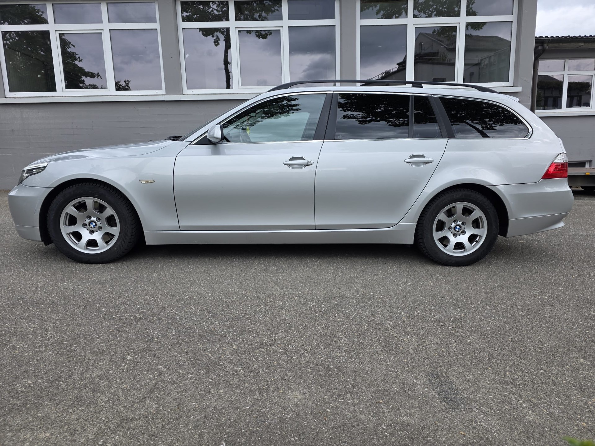 BMW 525d Touring Steptronic-image-14