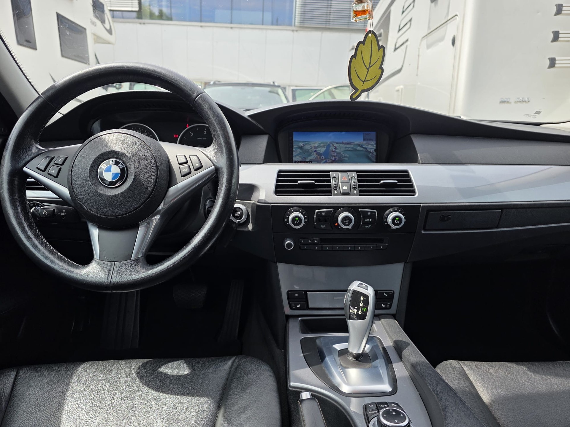 BMW 525d Touring Steptronic-image-12