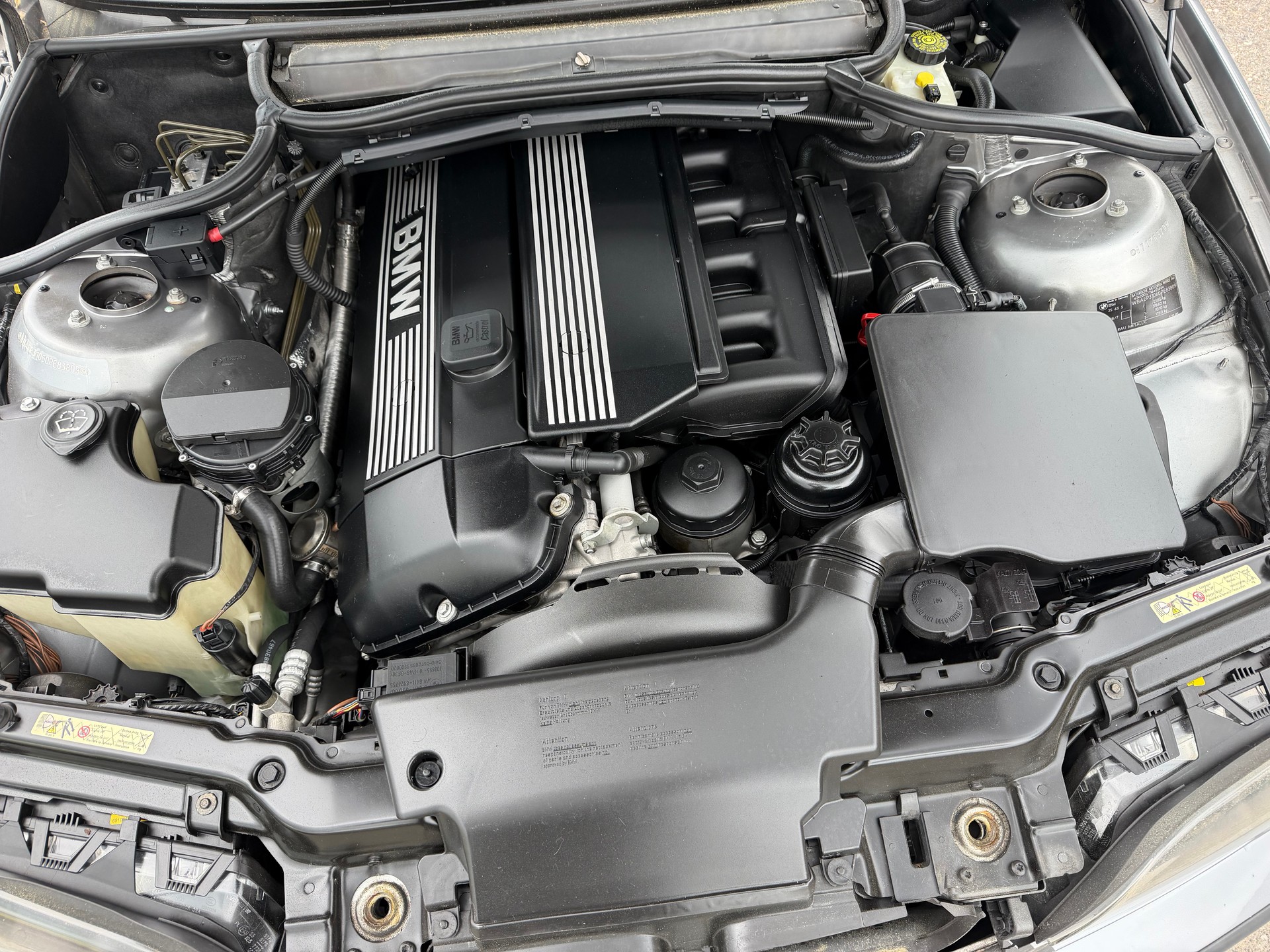 BMW 325xi Touring-image-8