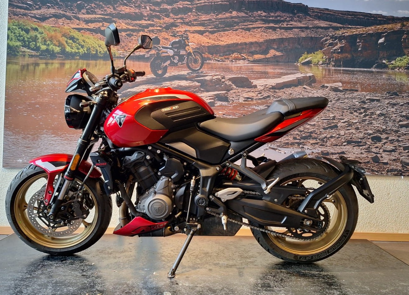 TRIUMPH Trident 800-showroom-element-2