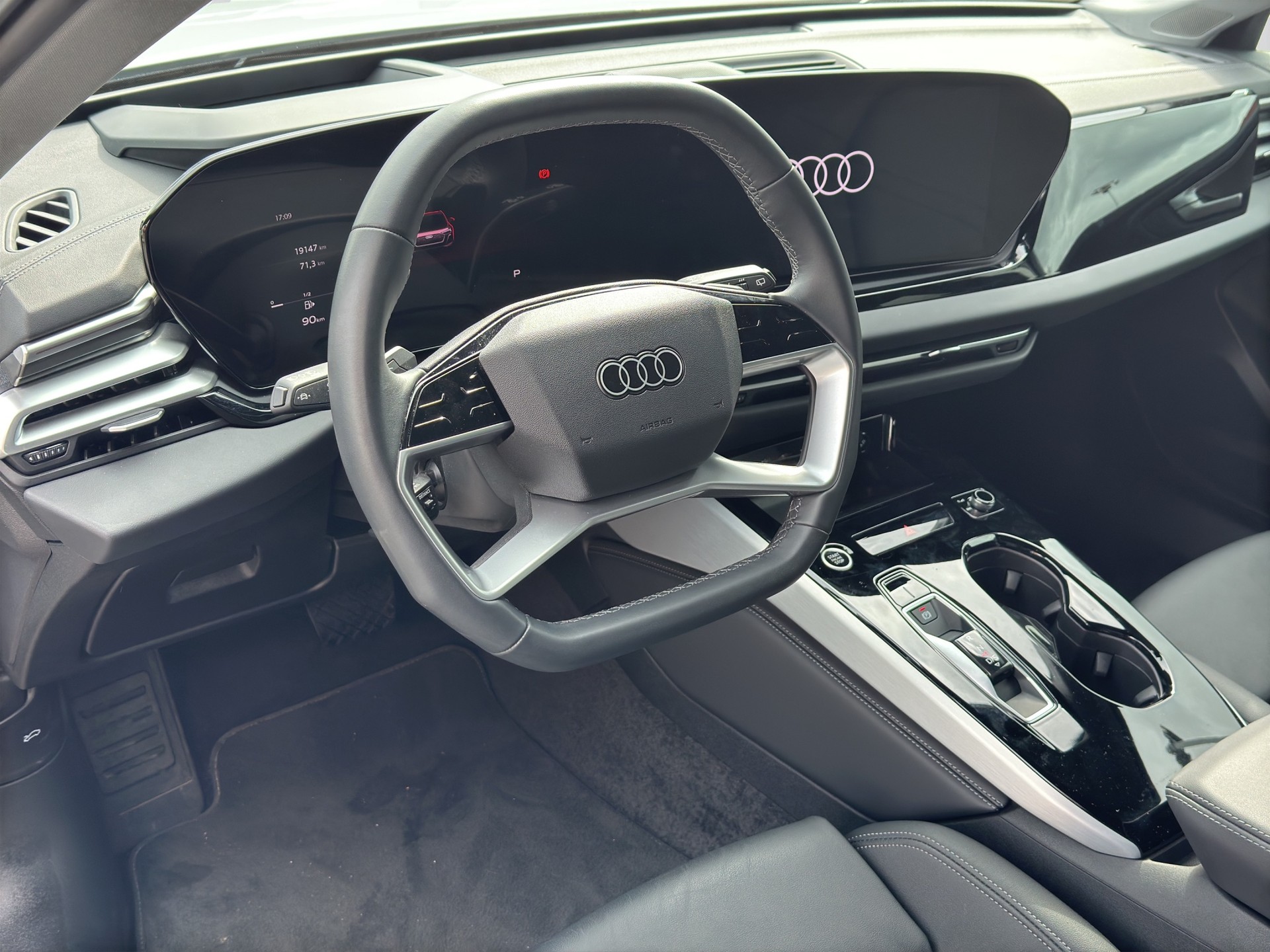 AUDI A5 Avant TFSI quattro S-Line Schwarz Optik S tronic-image-6