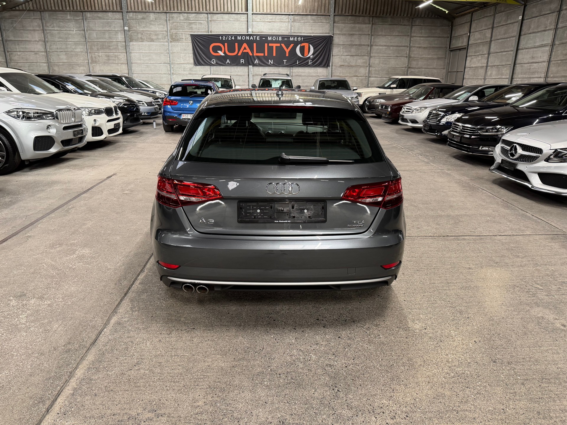 AUDI A3 Sportback 2.0 TDI S-LINE quattro-image-4