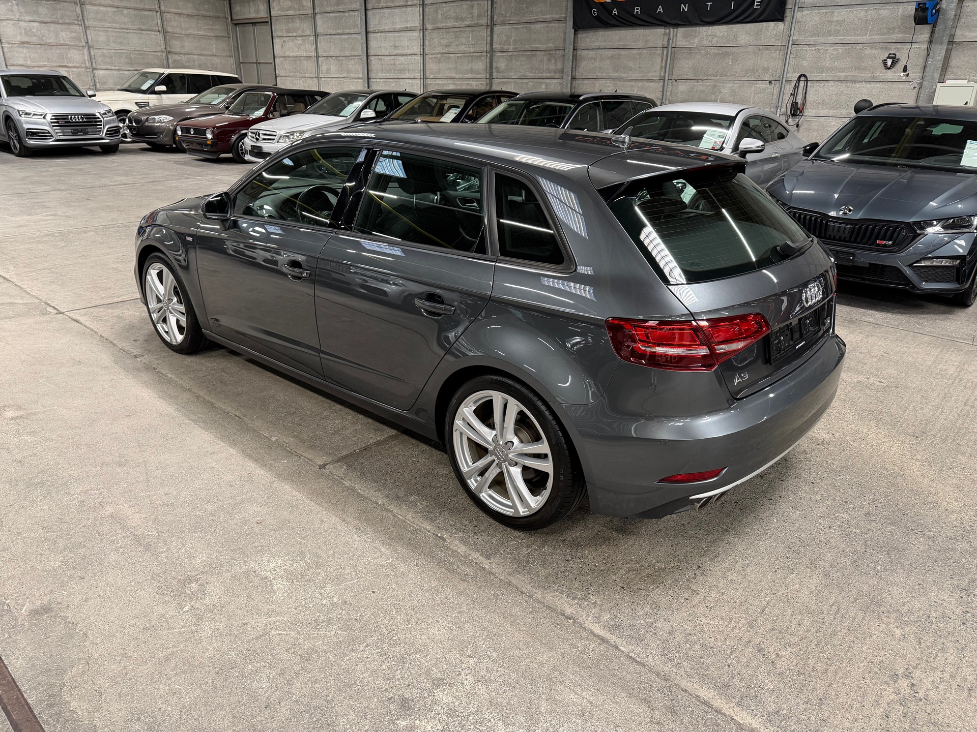 AUDI A3 Sportback 2.0 TDI S-LINE quattro-image-5