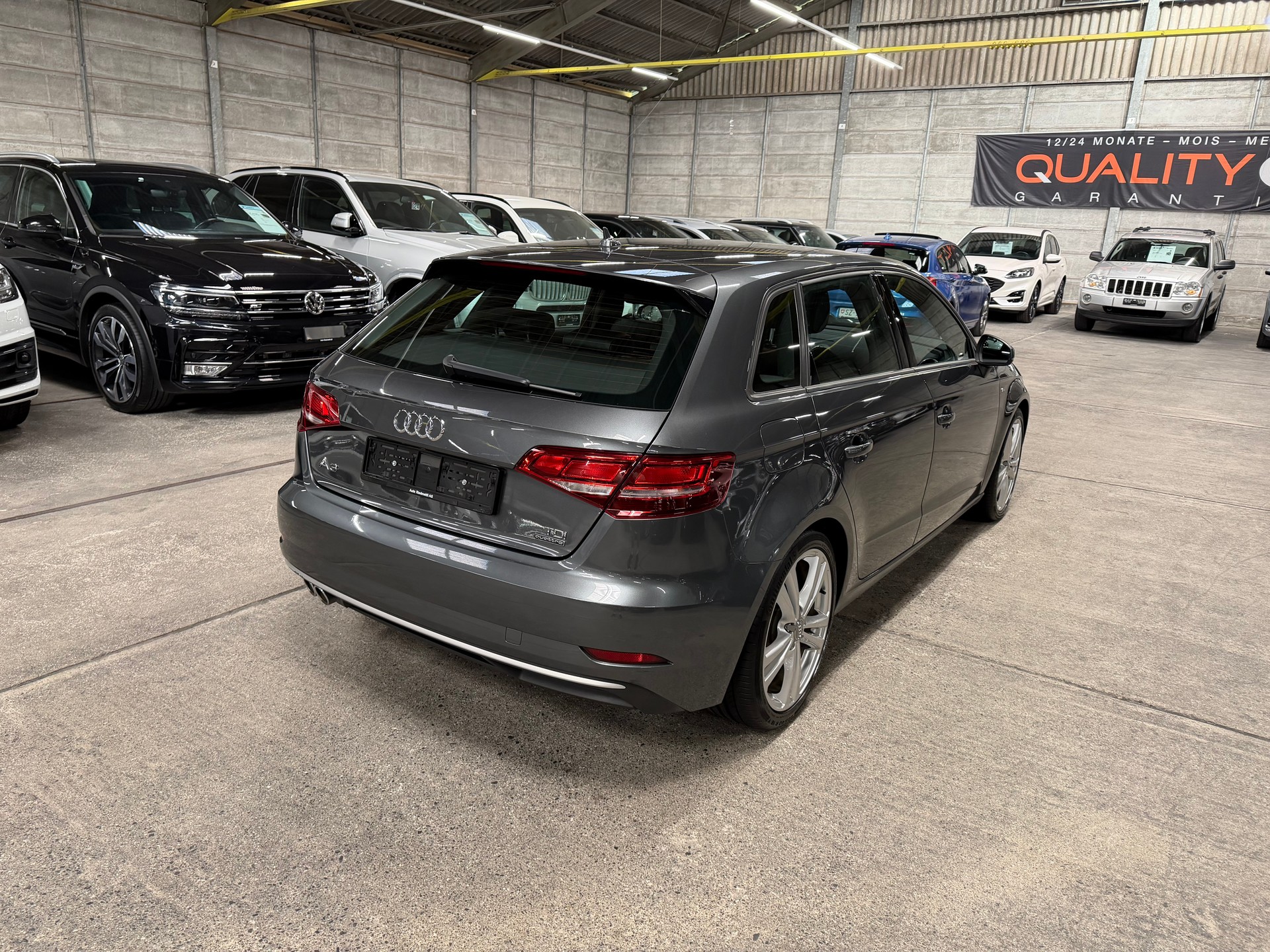 AUDI A3 Sportback 2.0 TDI S-LINE quattro-image-3