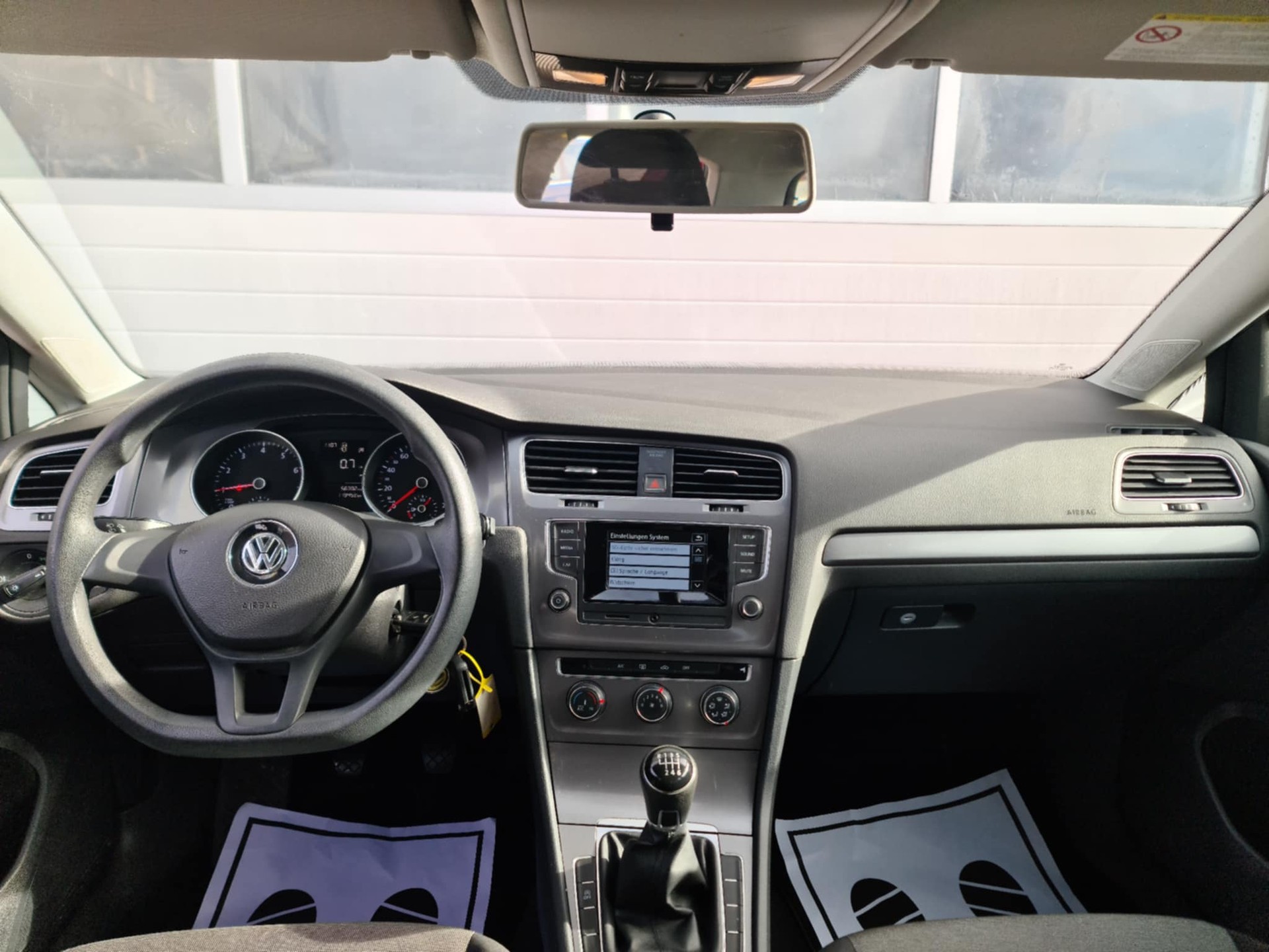 VW Golf 1.2 TSI Trendline-image-10